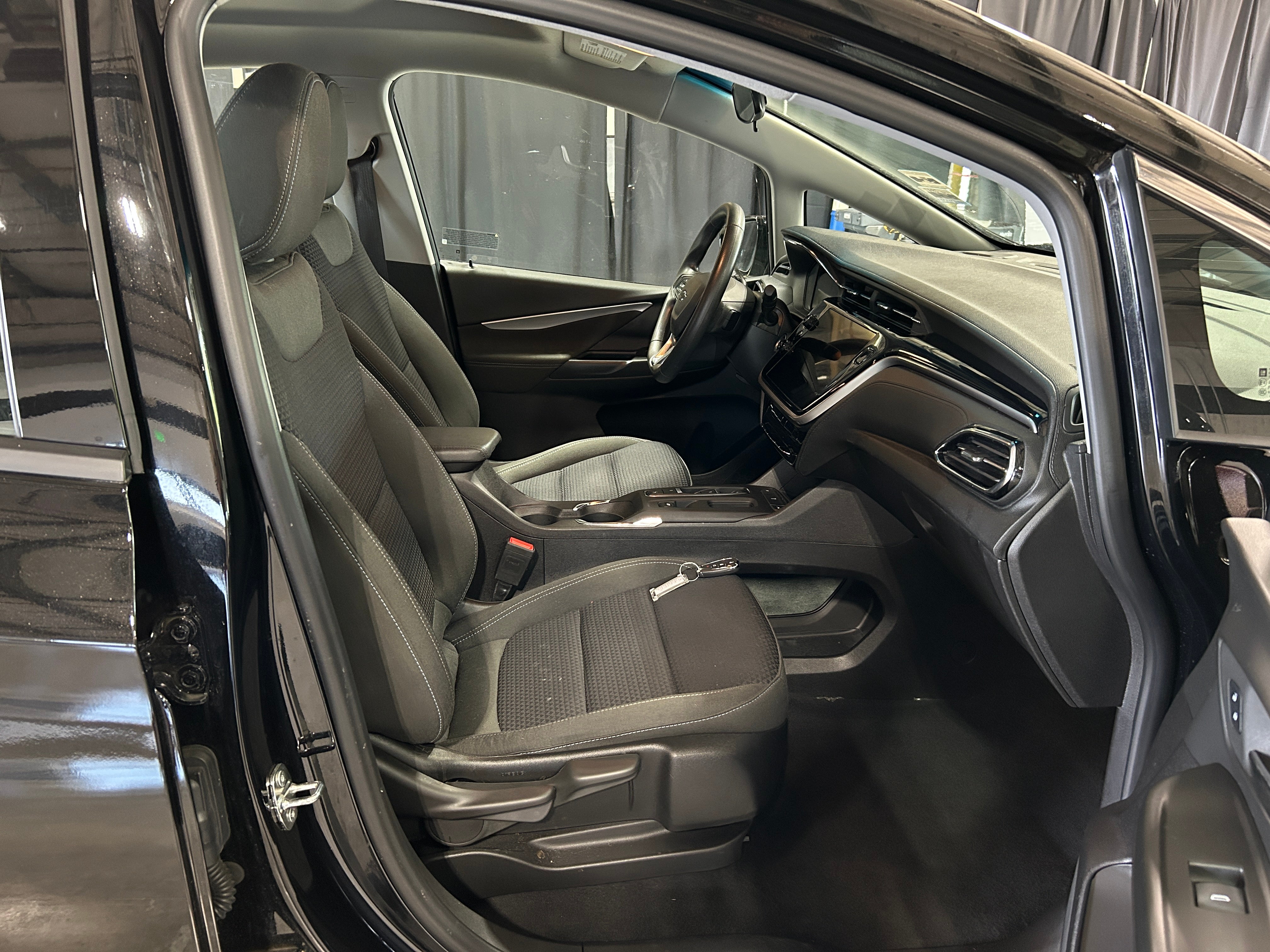 Thumbnail: 2023 Chevrolet Bolt EV - 2