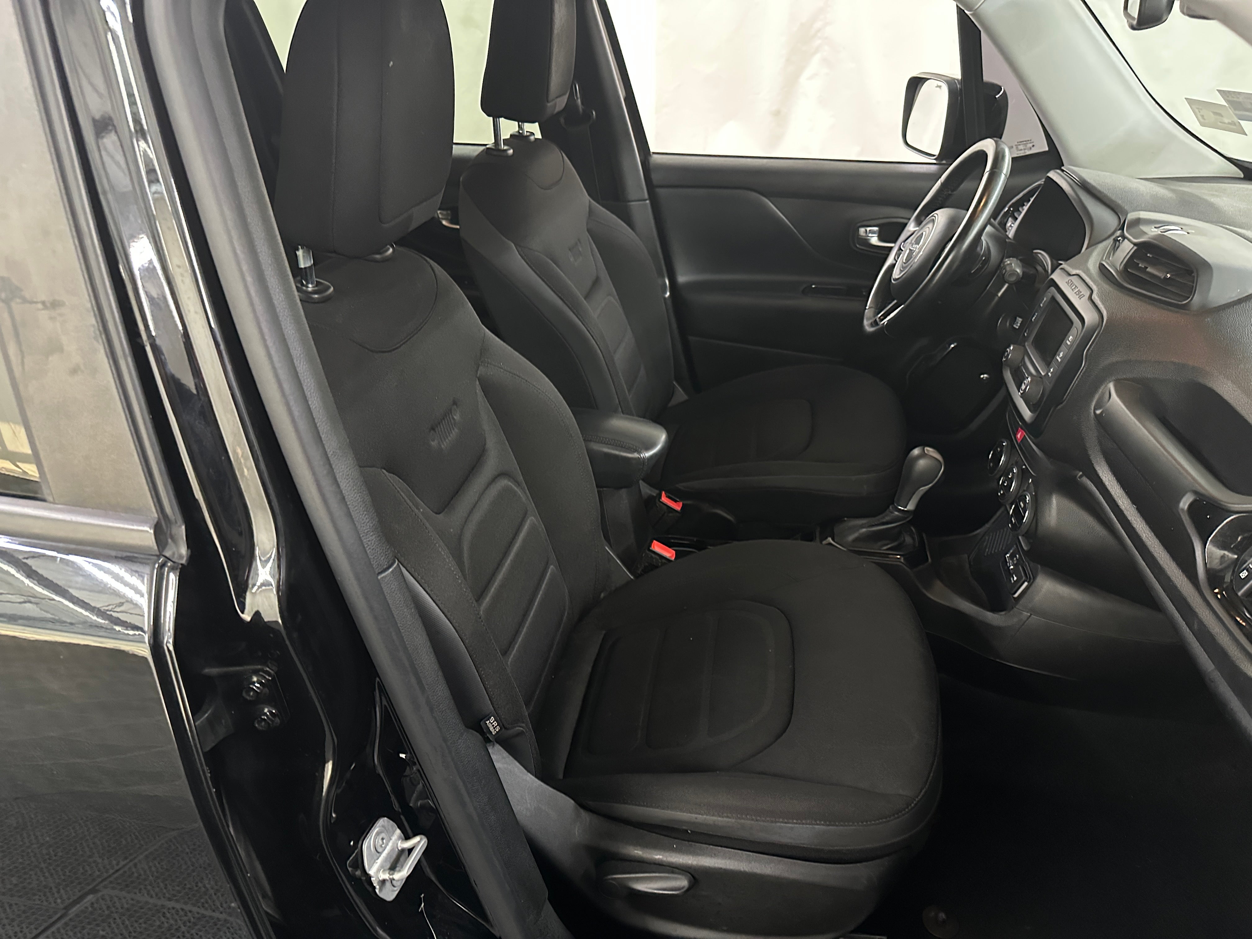 2017 Jeep Renegade Altitude 2