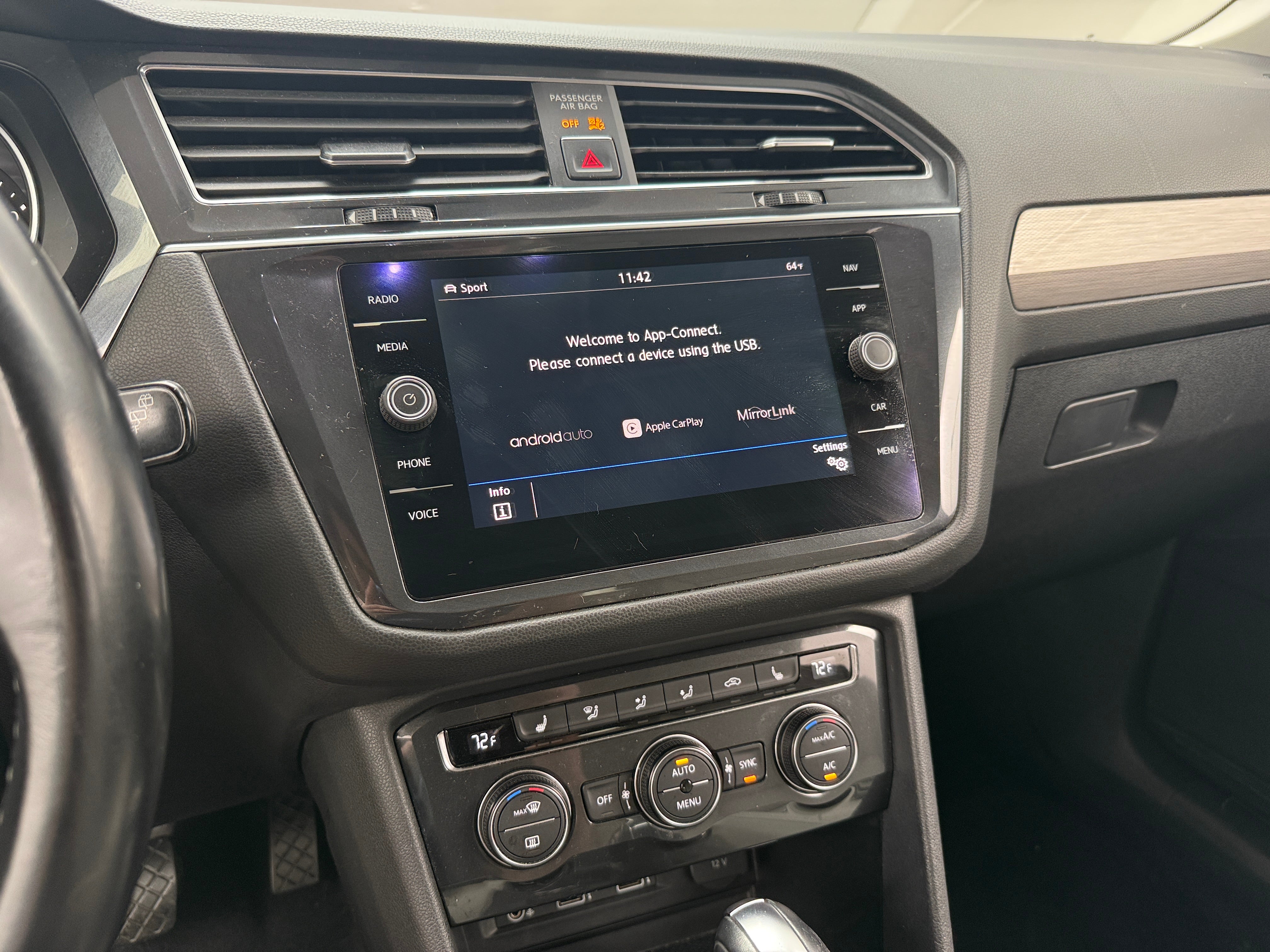 2018 Volkswagen Tiguan SEL 3