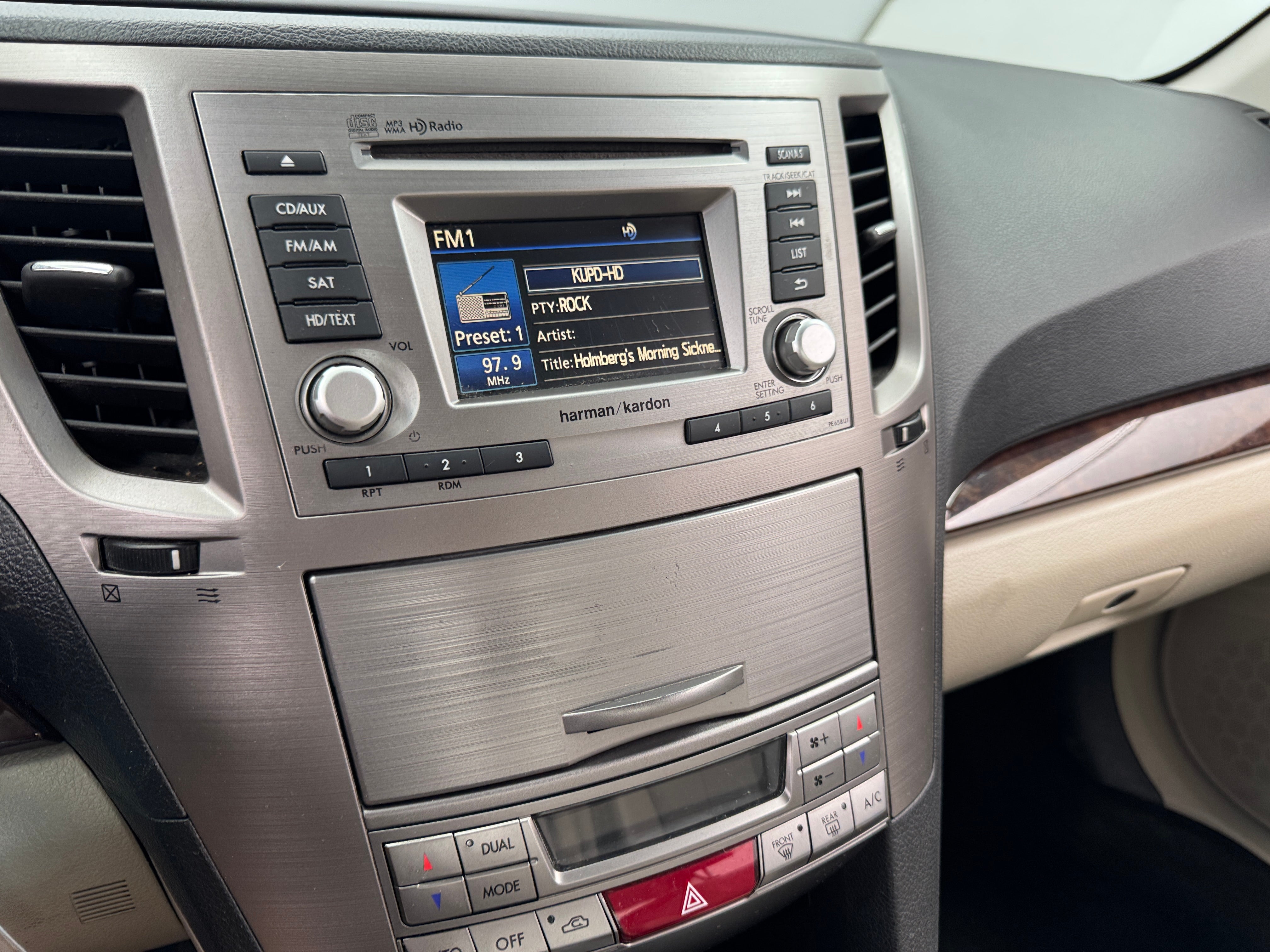 2013 Subaru Legacy Limited 3