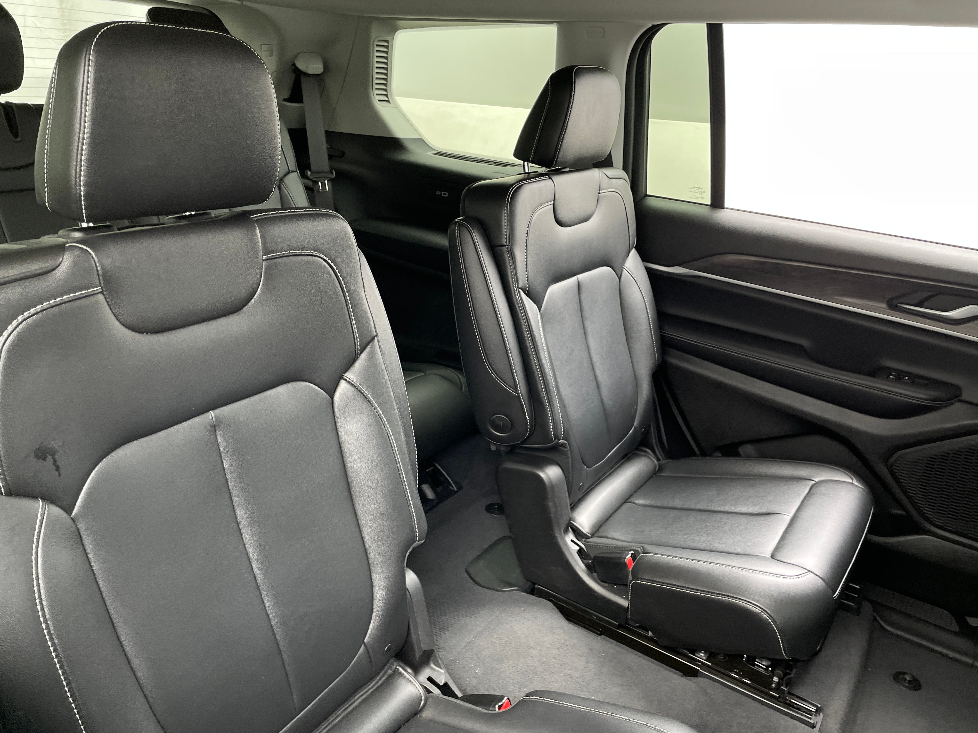 2023 Jeep Grand Cherokee L Limited Edition 5