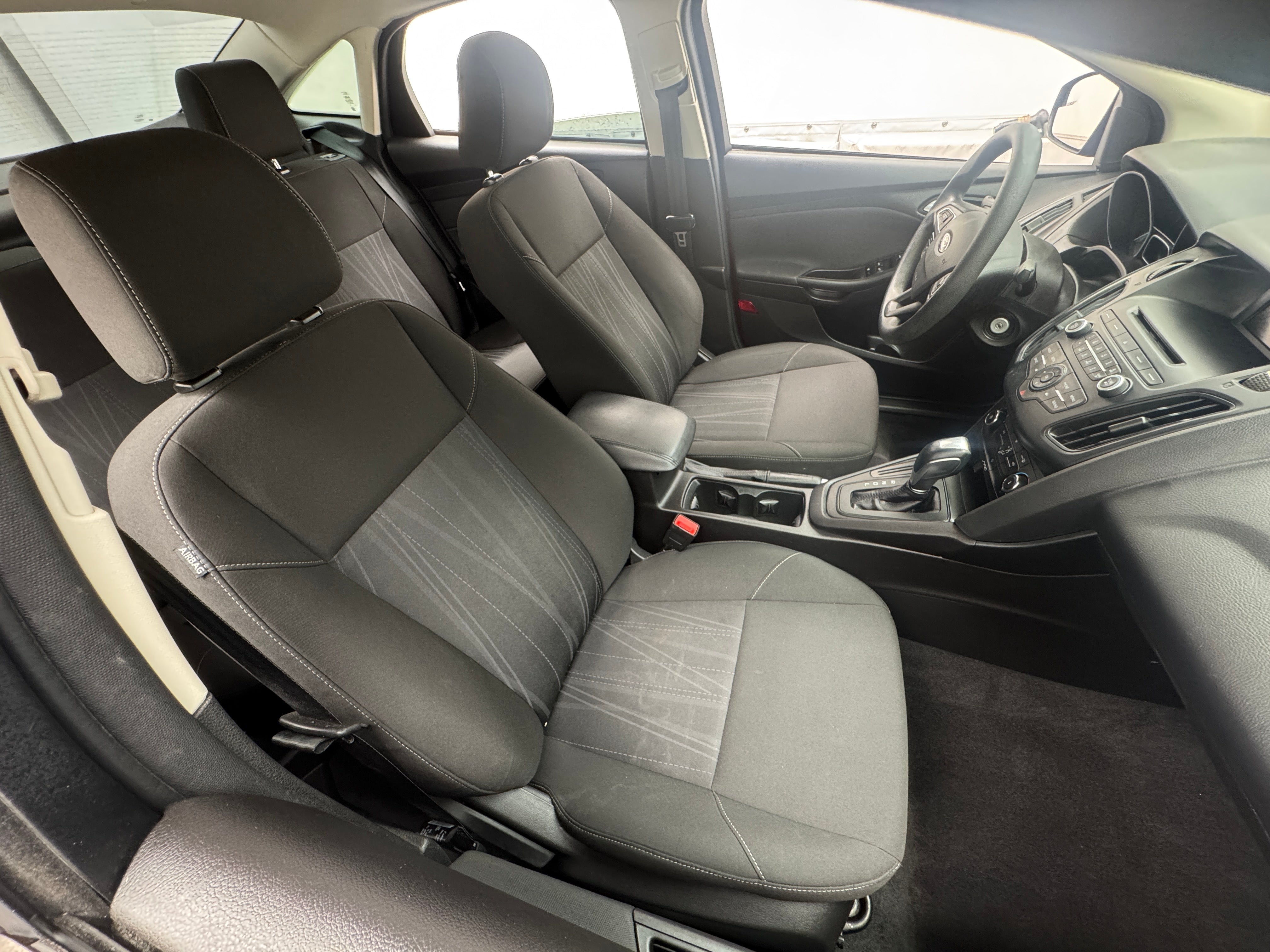 2015 Ford Focus SE 2