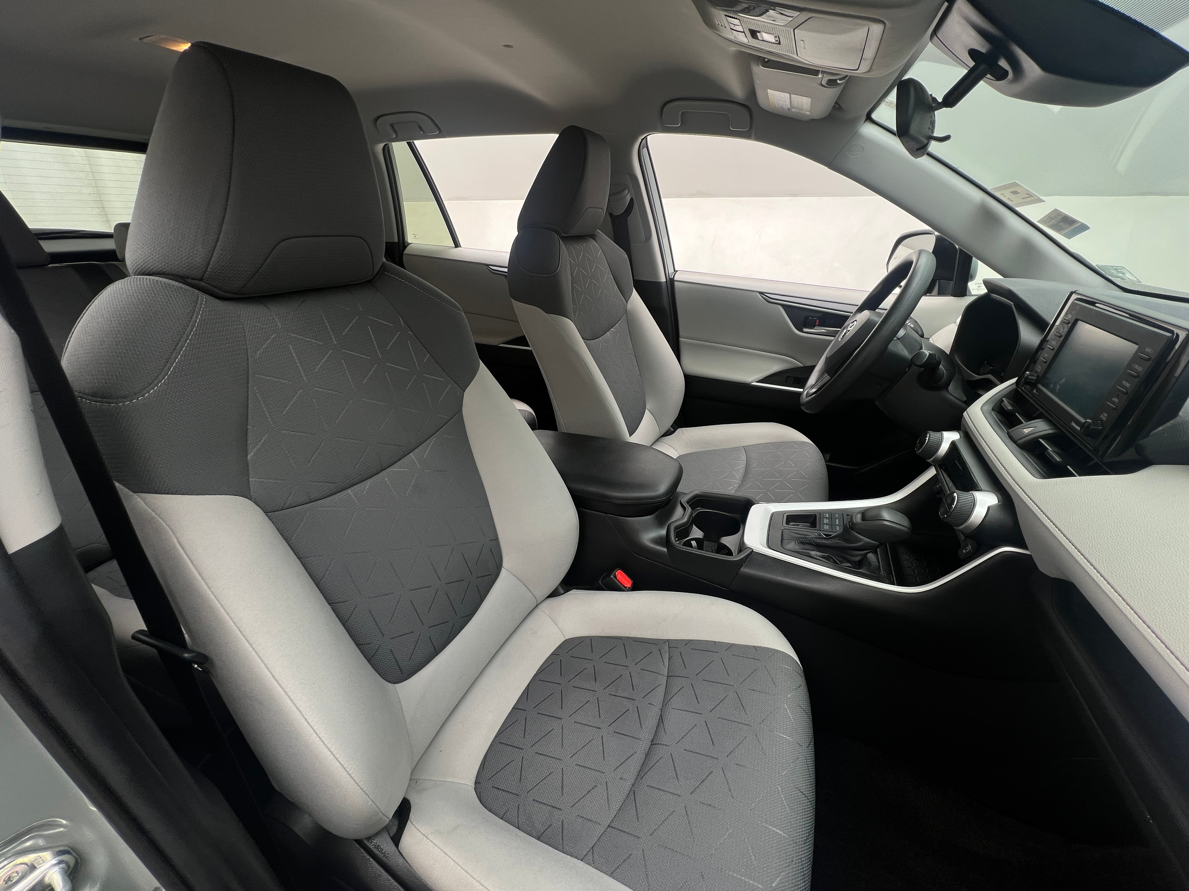 2020 Toyota RAV4 XLE 2