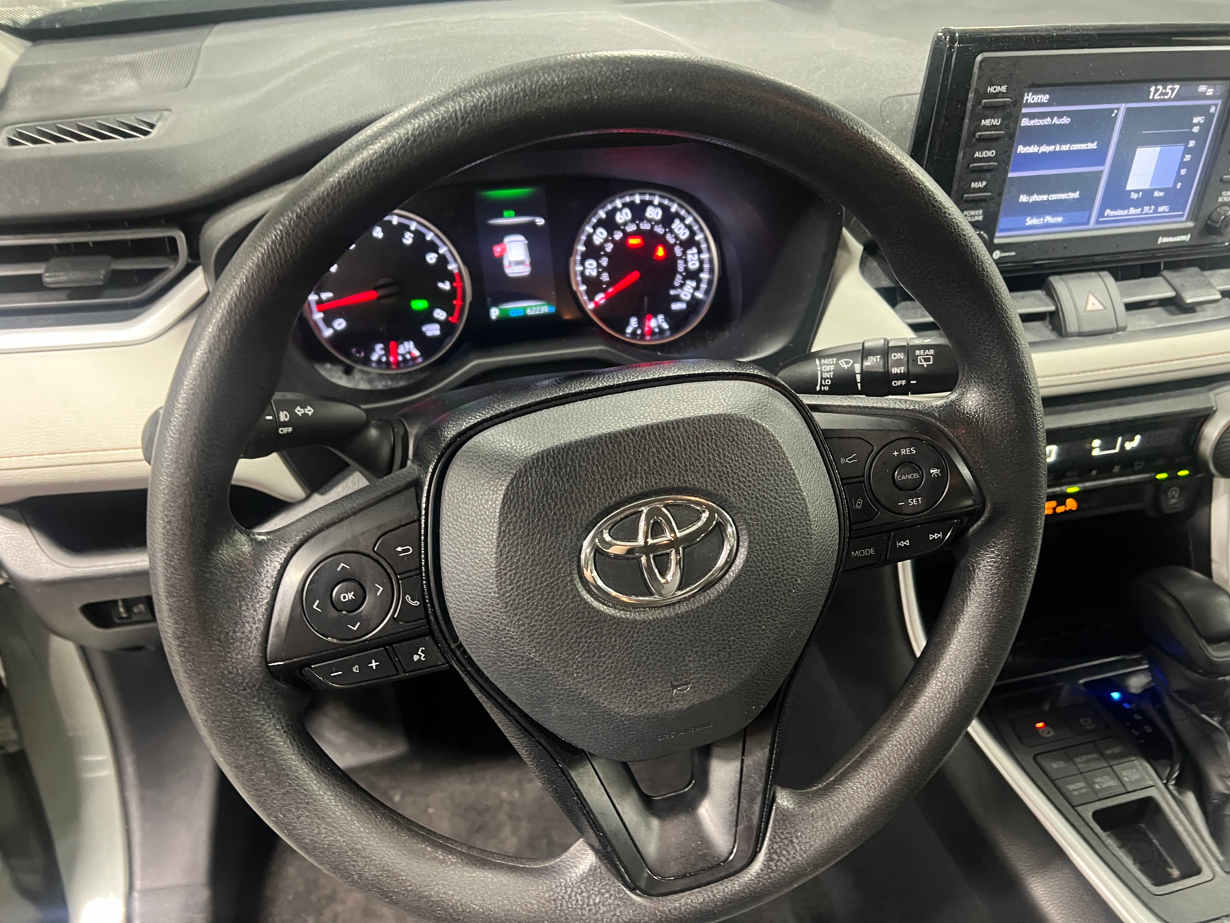 2020 Toyota RAV4 XLE 5