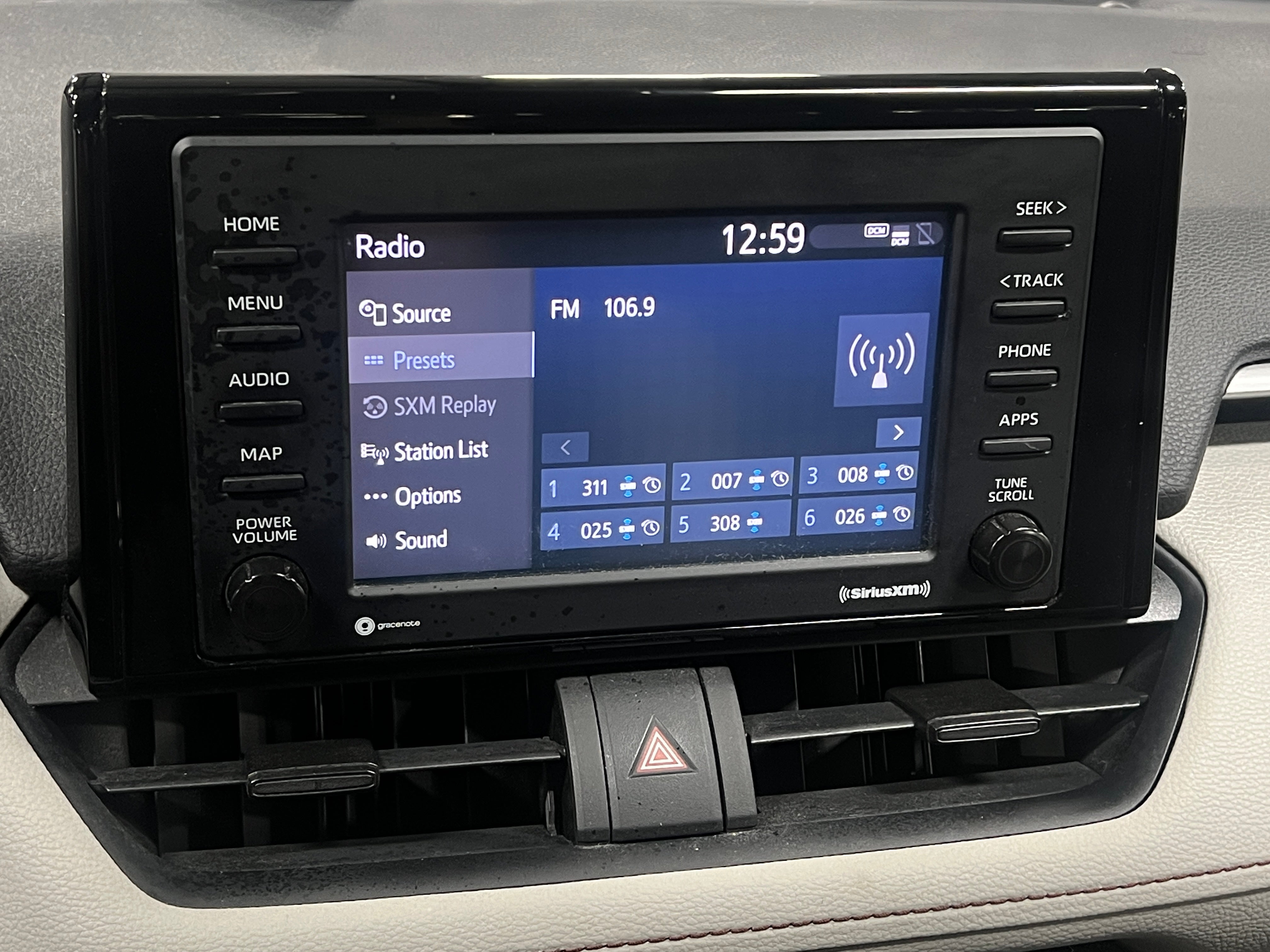 2020 Toyota RAV4 XLE 4