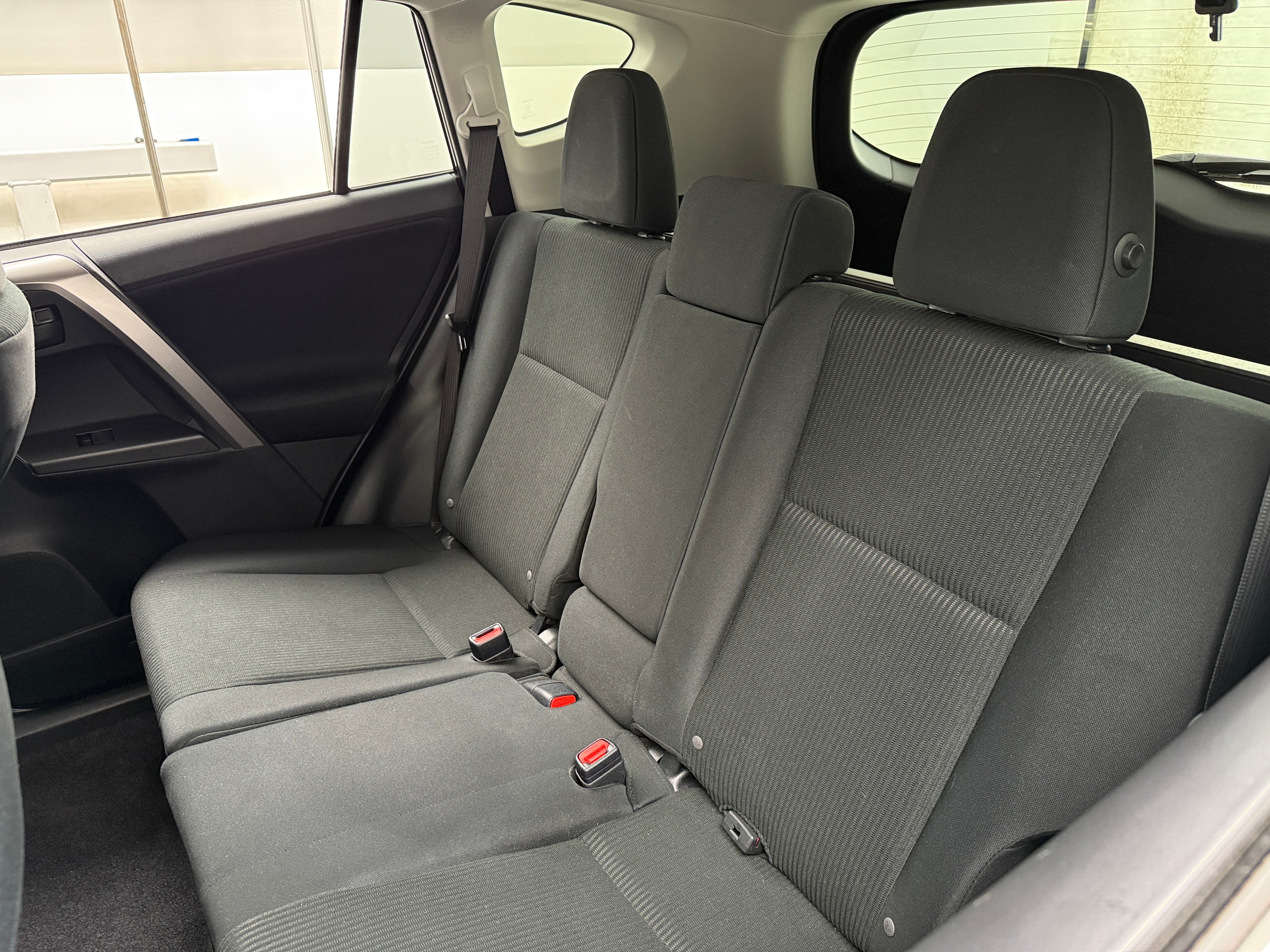 2017 Toyota RAV4 LE 6