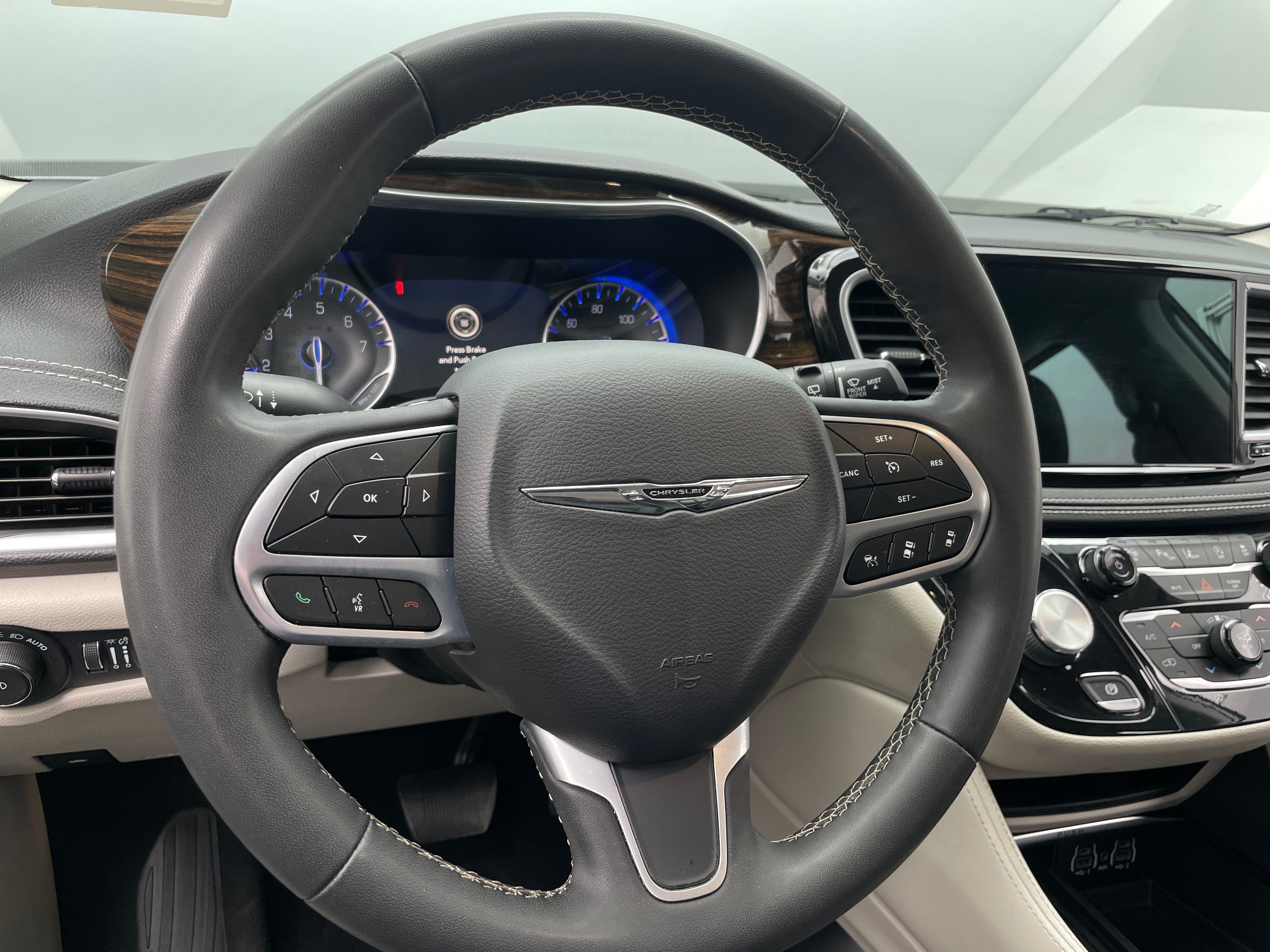 2022 Chrysler Pacifica Limited 4