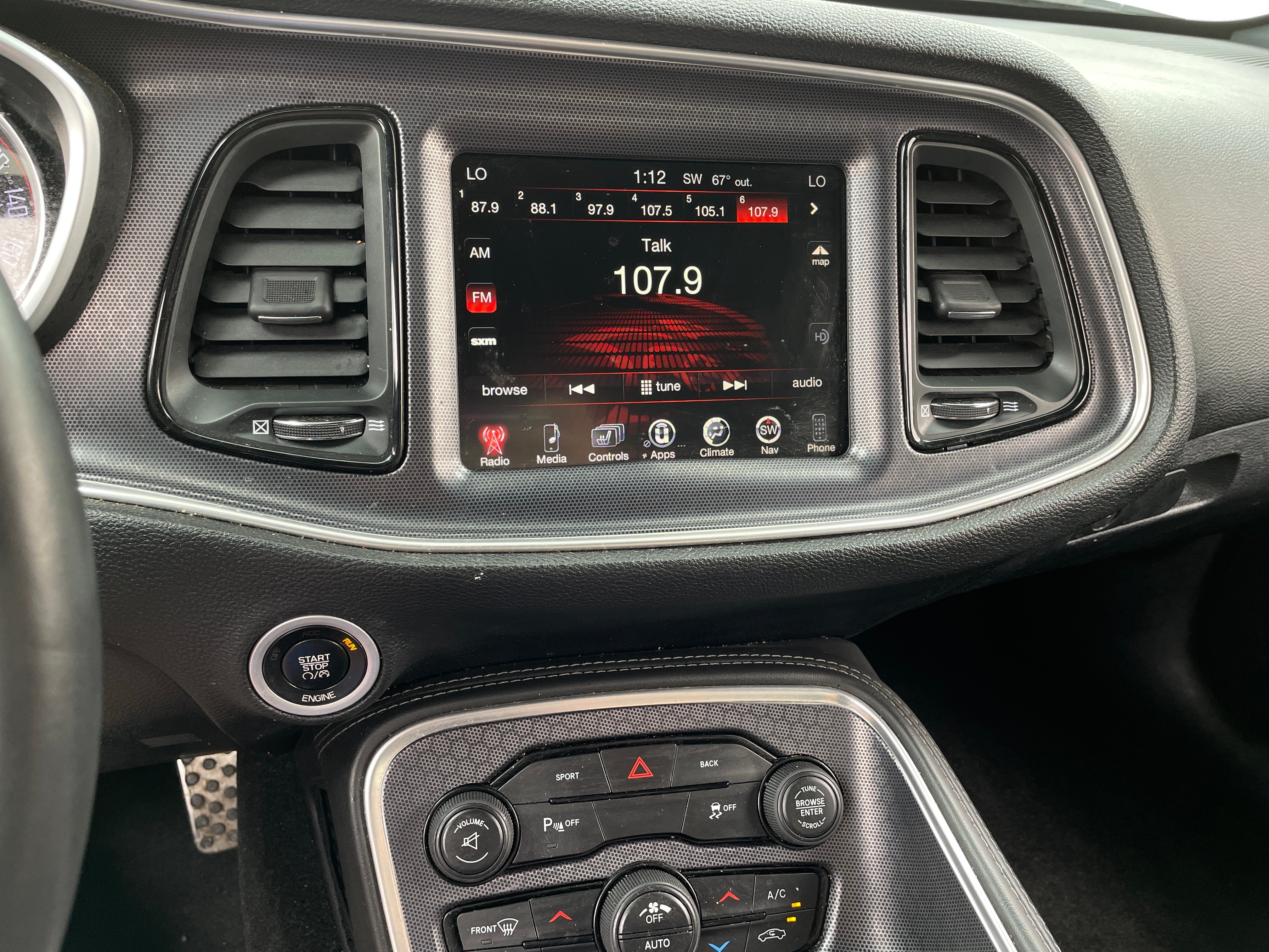 2015 Dodge Challenger SXT 2