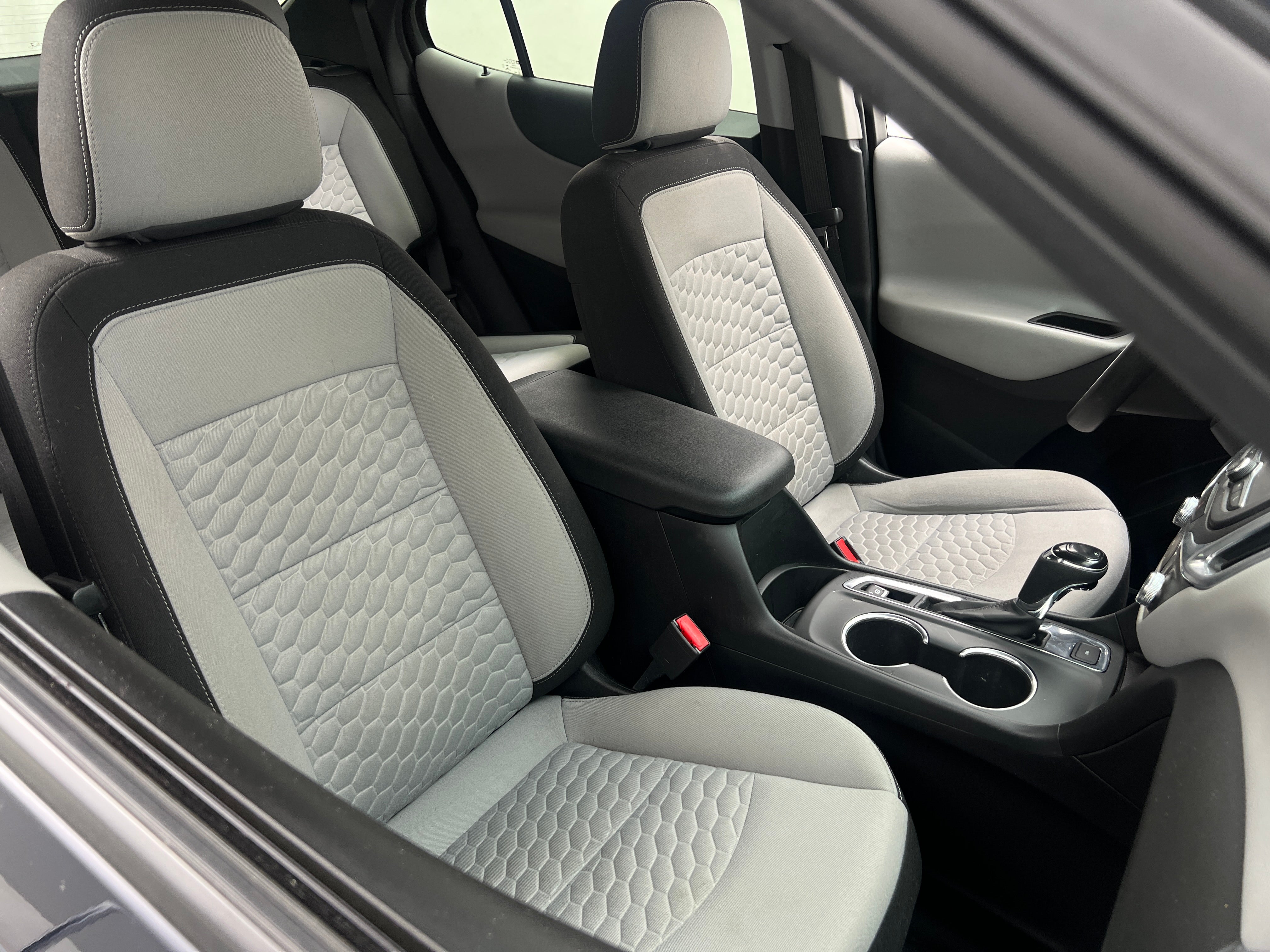 2021 Chevrolet Equinox LS 2