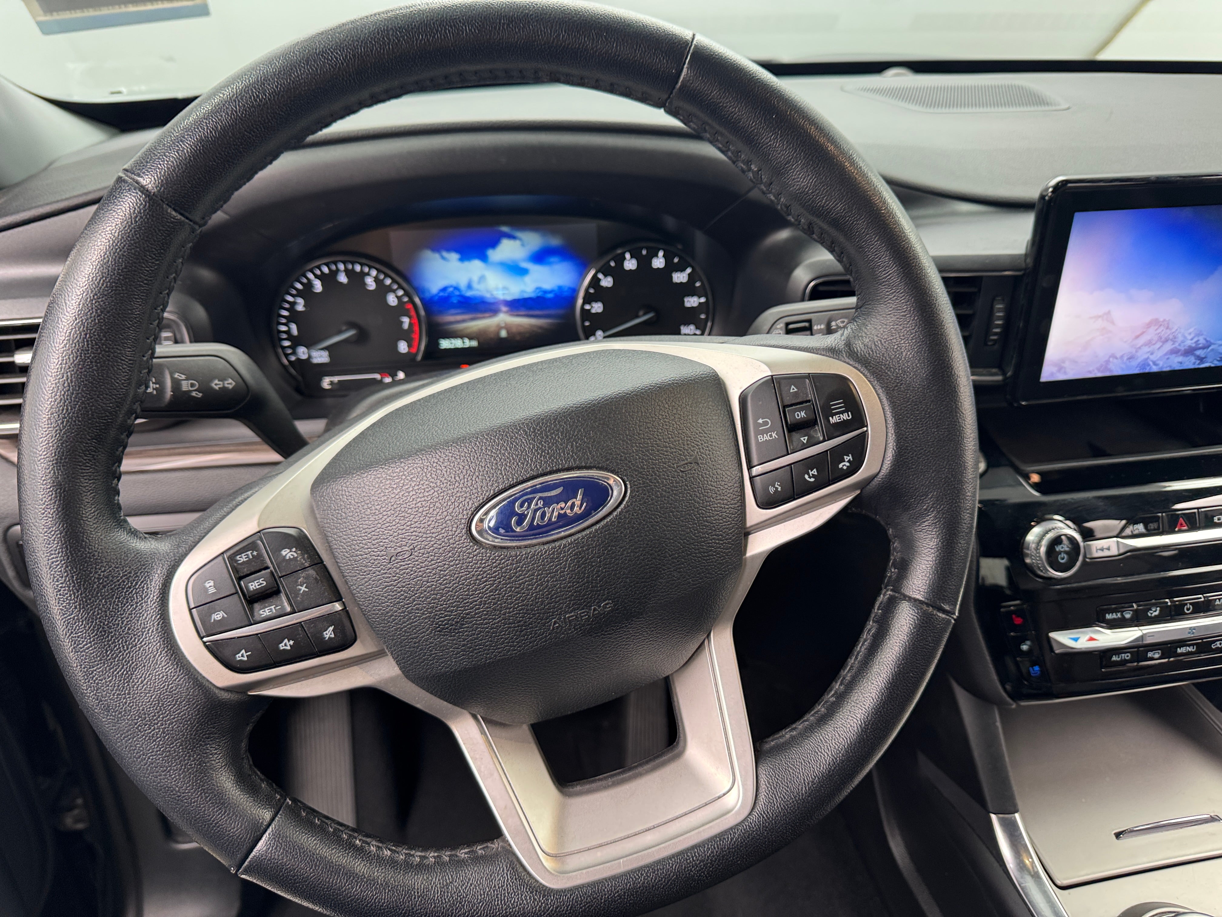 2023 Ford Explorer Limited 4