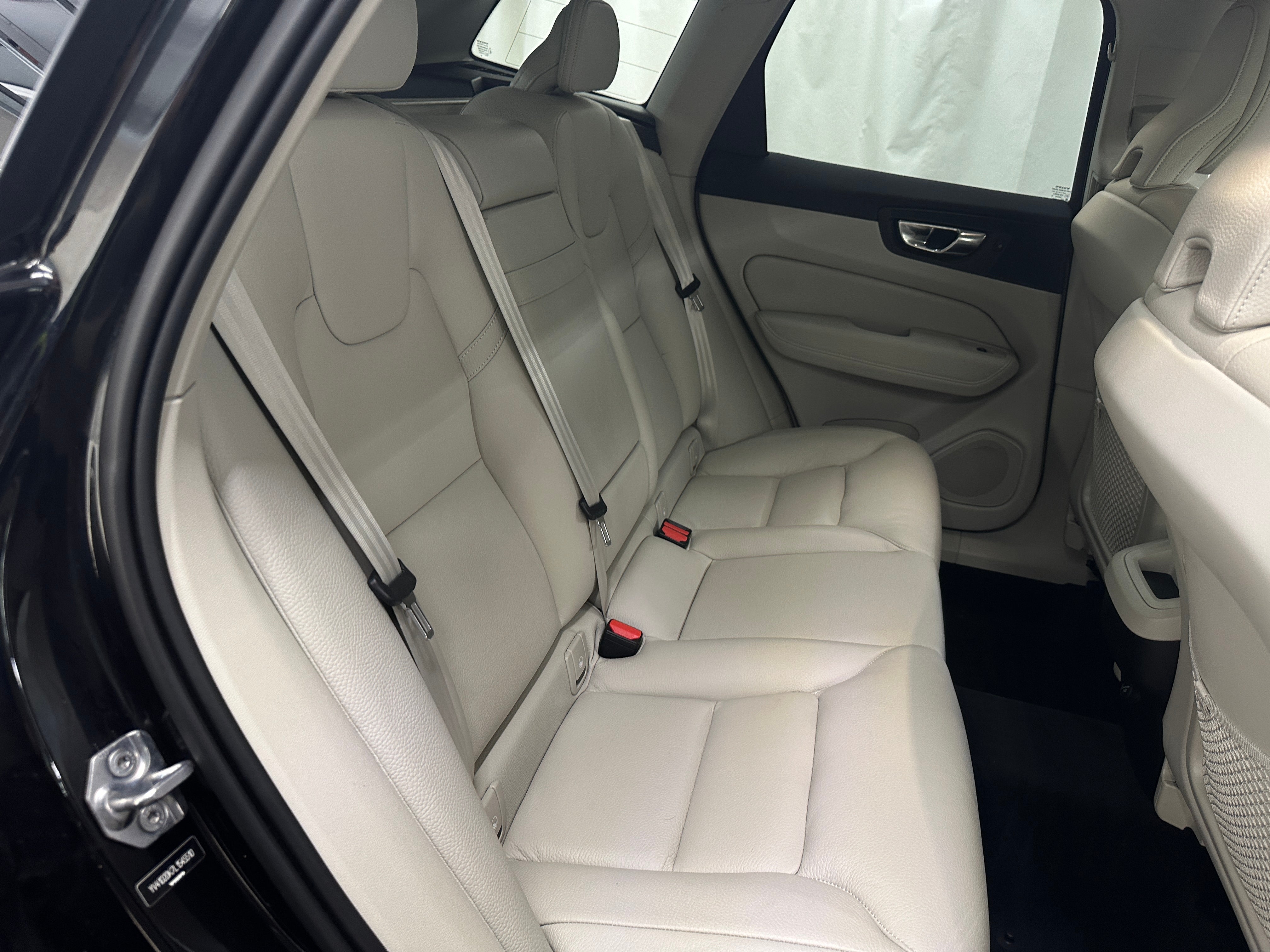 2020 Volvo XC60 T5 Momentum 5