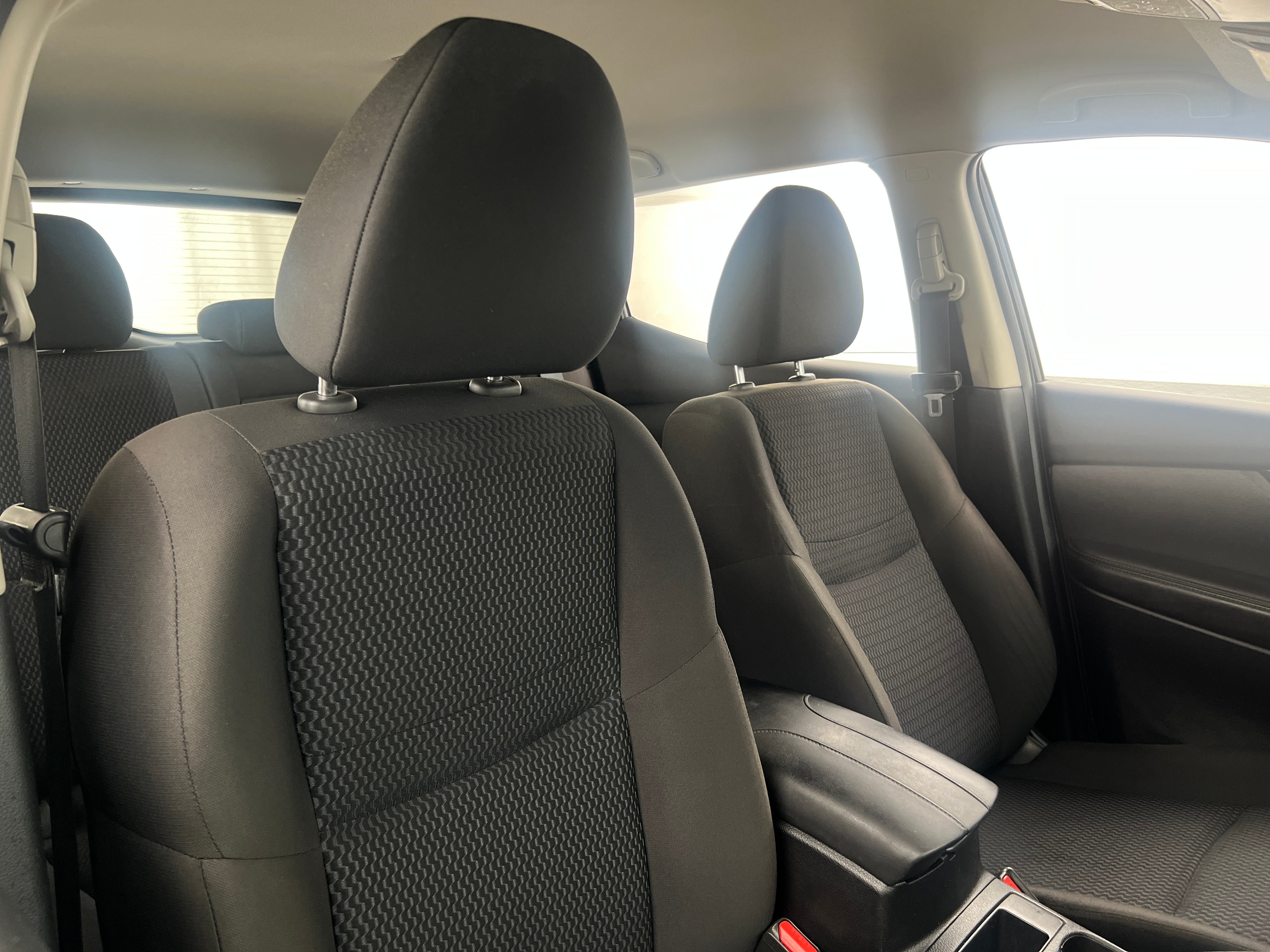 2022 Nissan Rogue Sport S 2