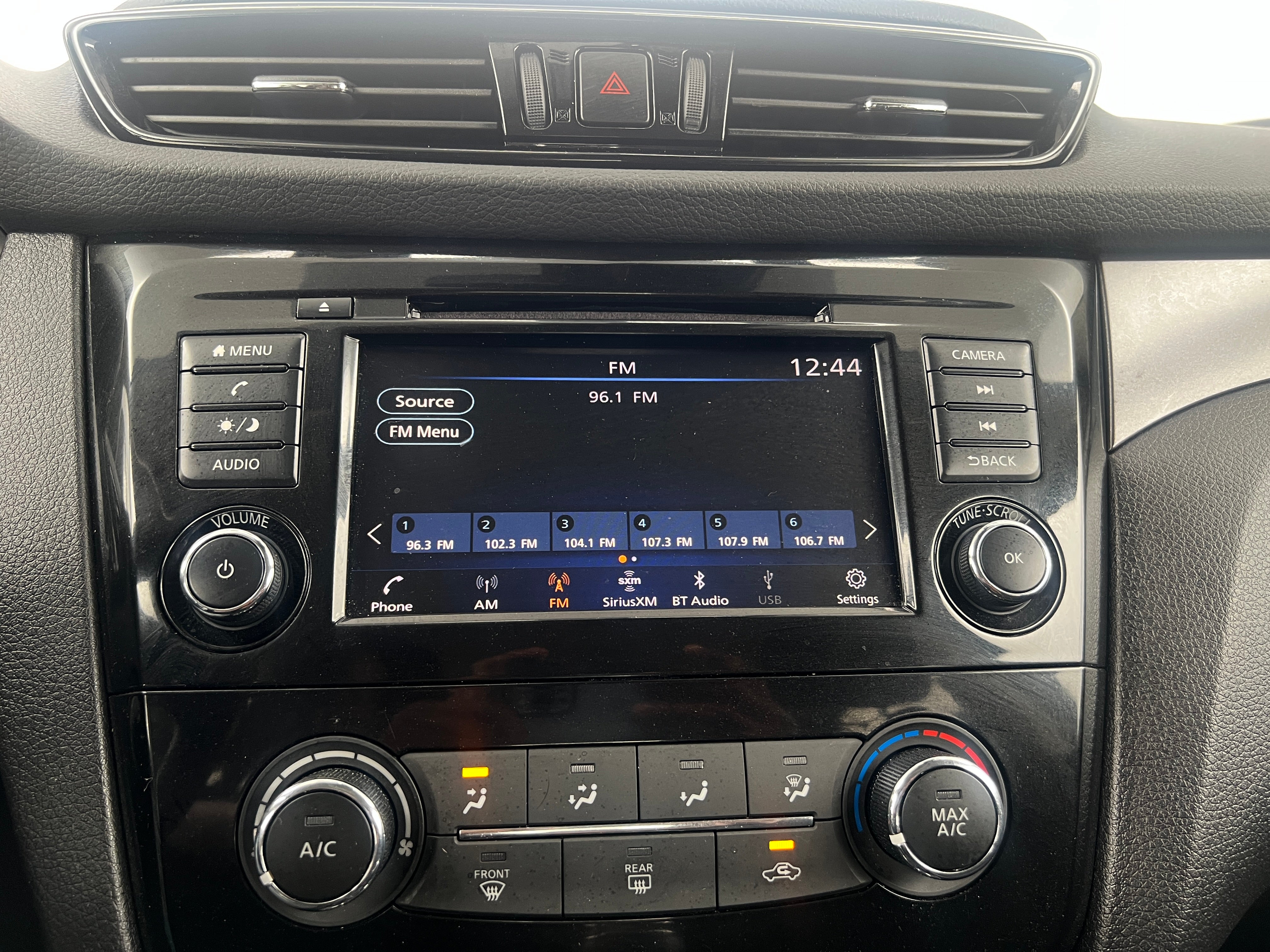 2022 Nissan Rogue Sport S 4