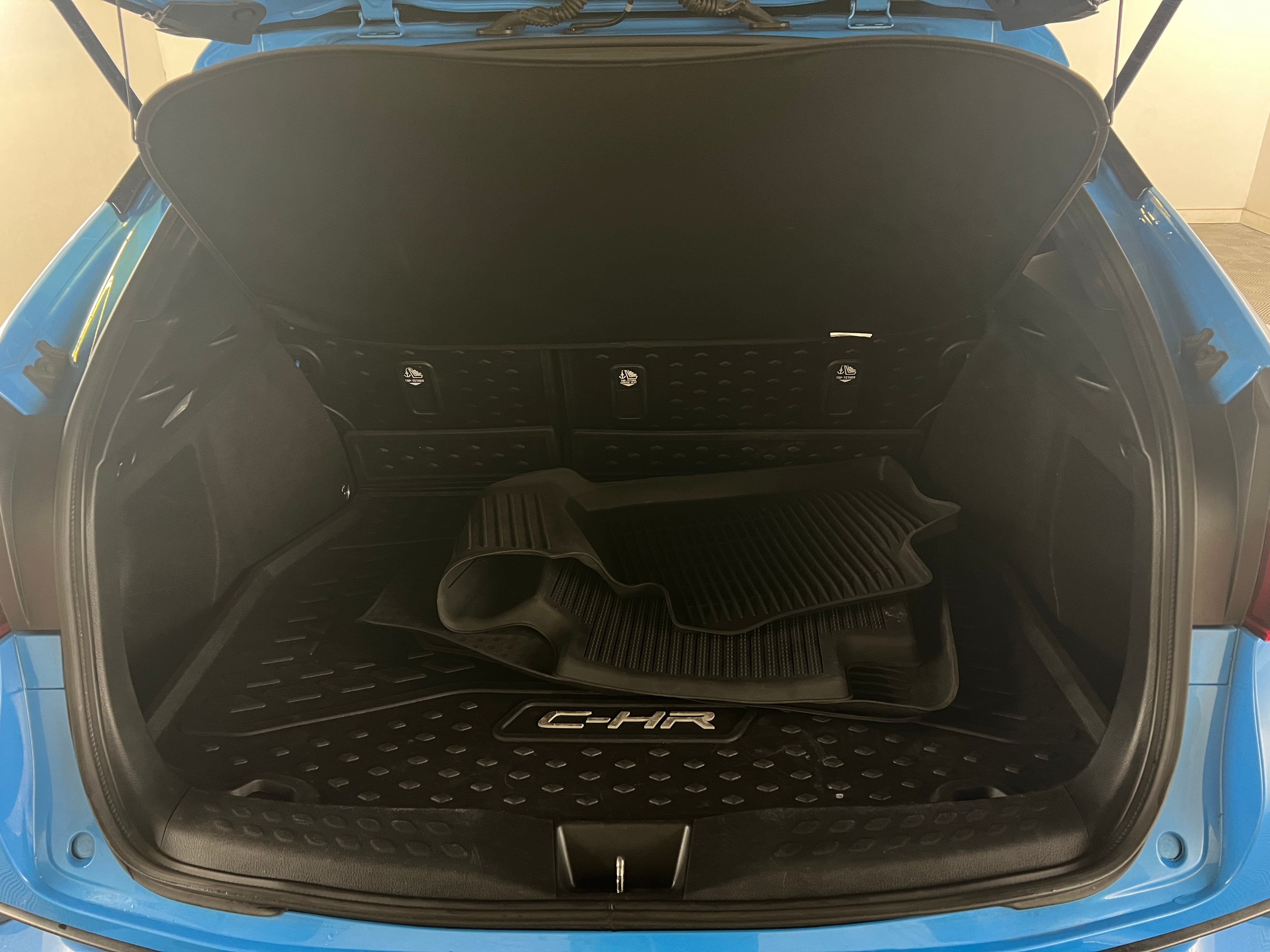 2019 Toyota C-HR XLE 7