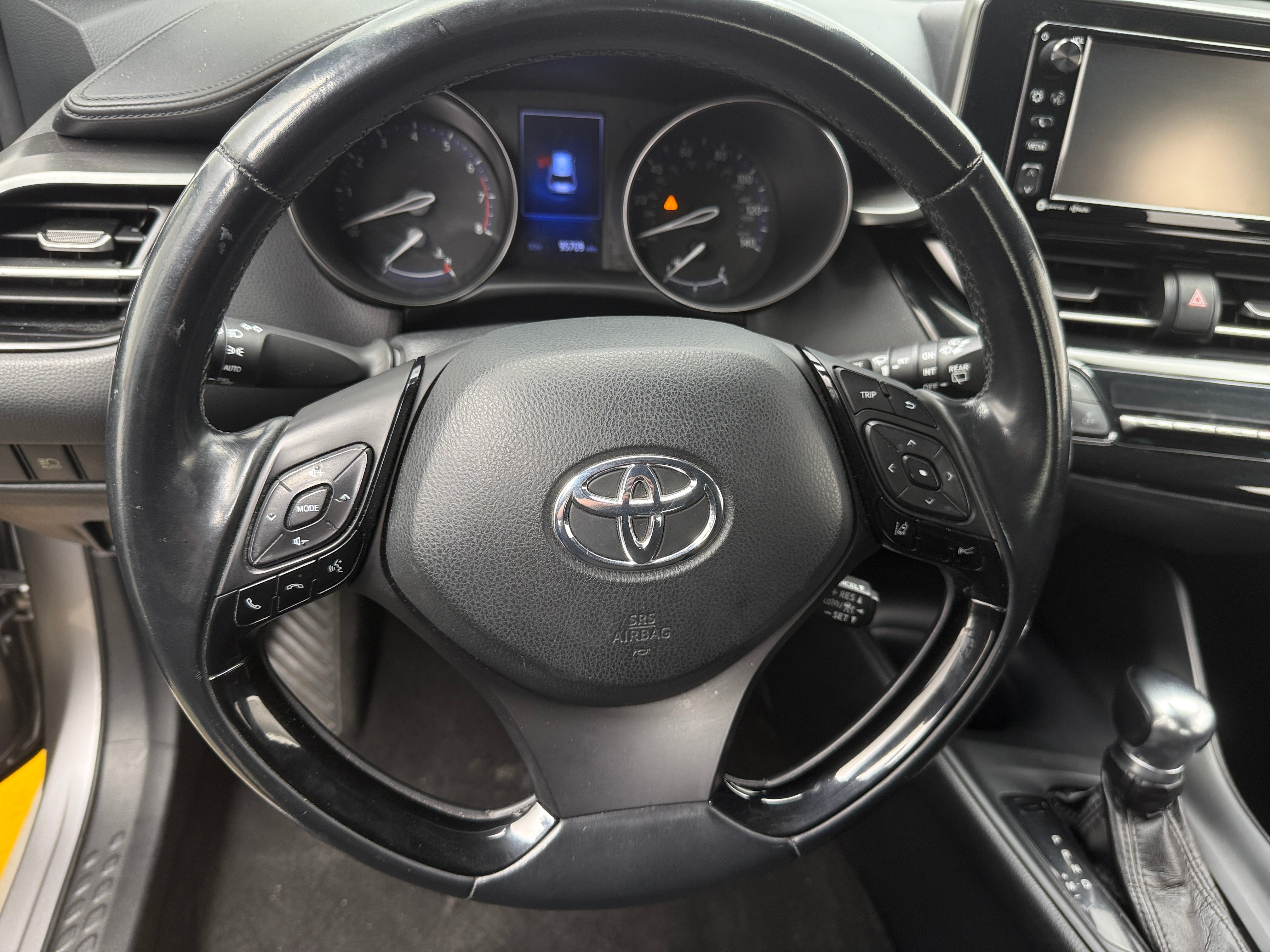 2018 Toyota C-HR XLE 5