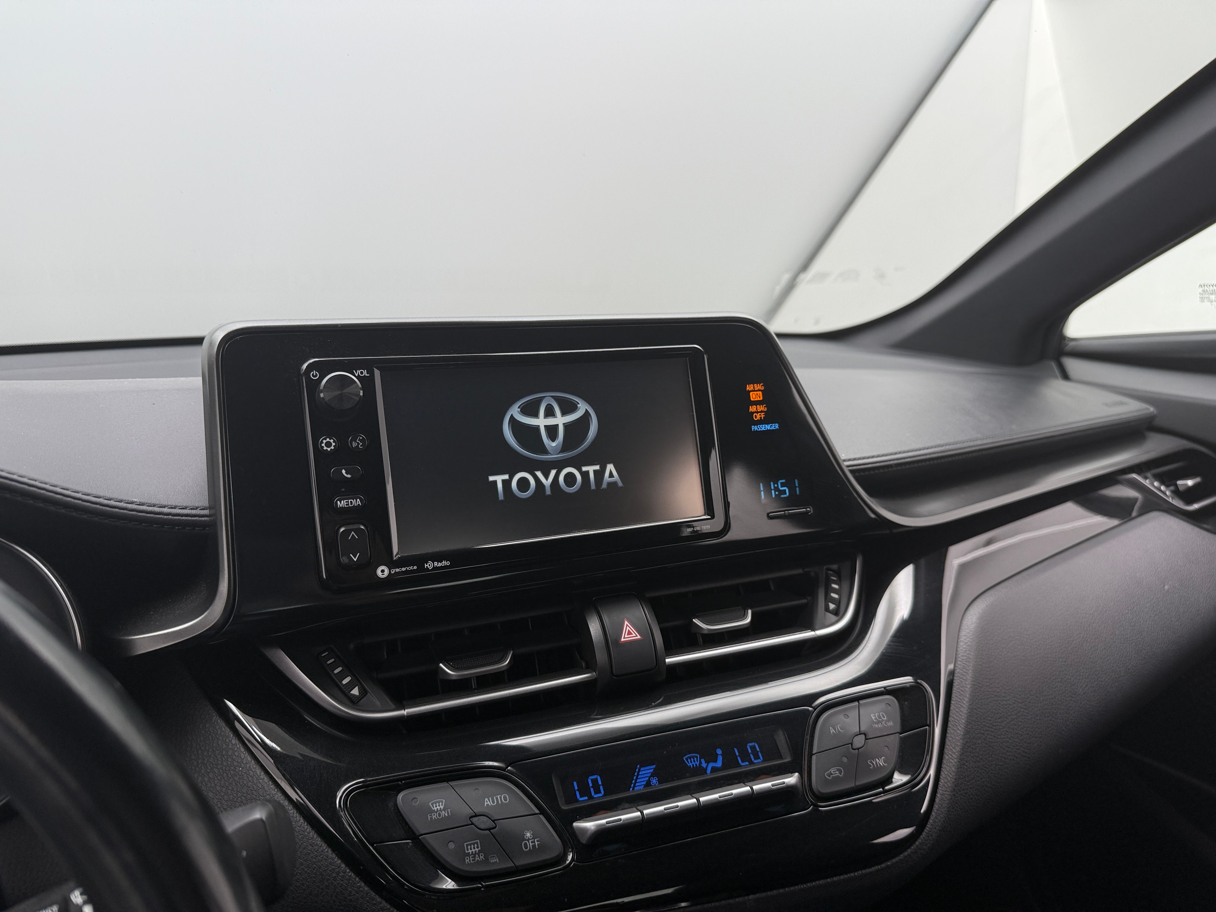 2018 Toyota C-HR XLE 4