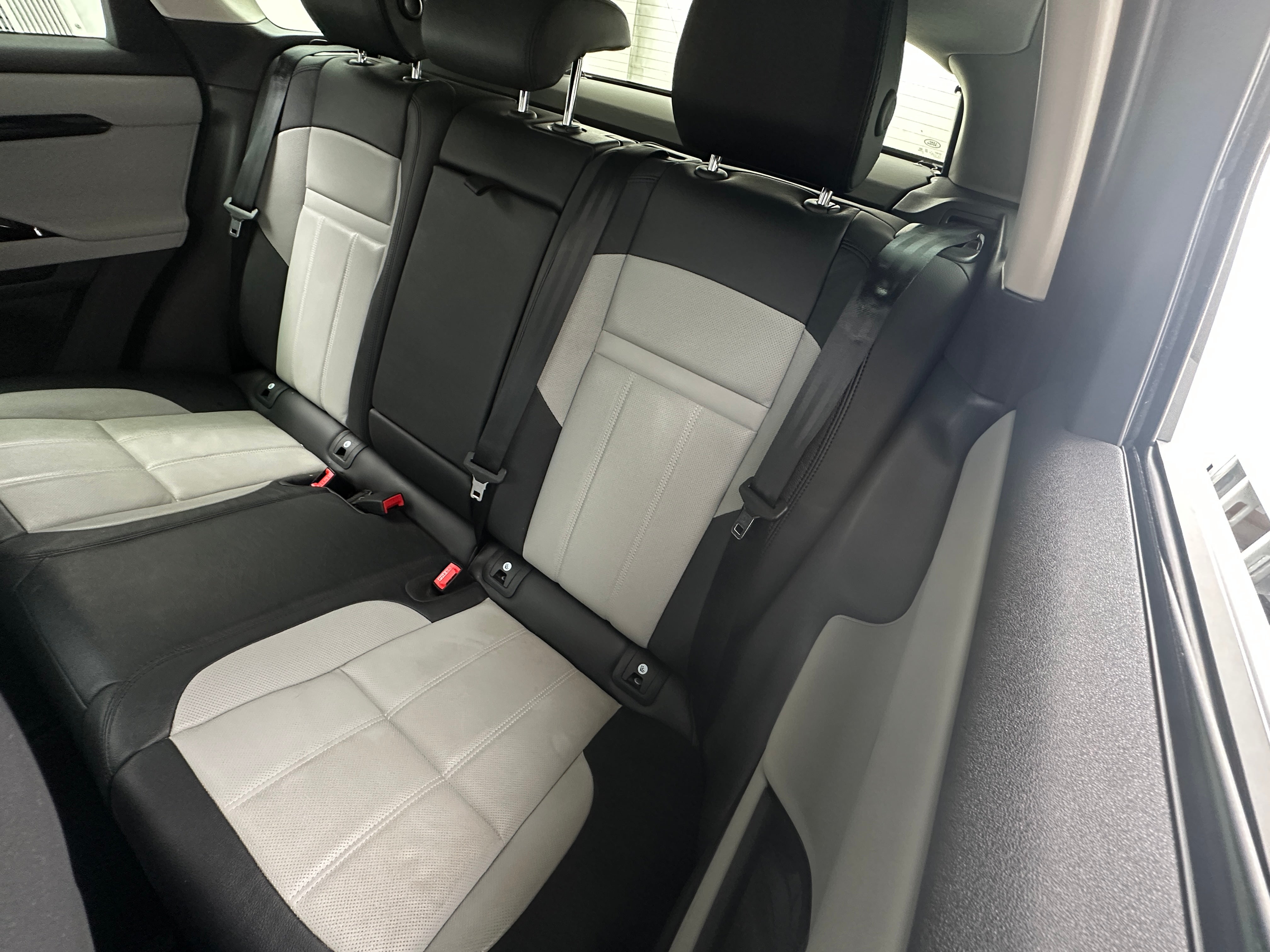 2024 Land Rover Range Rover Evoque Dynamic SE 5