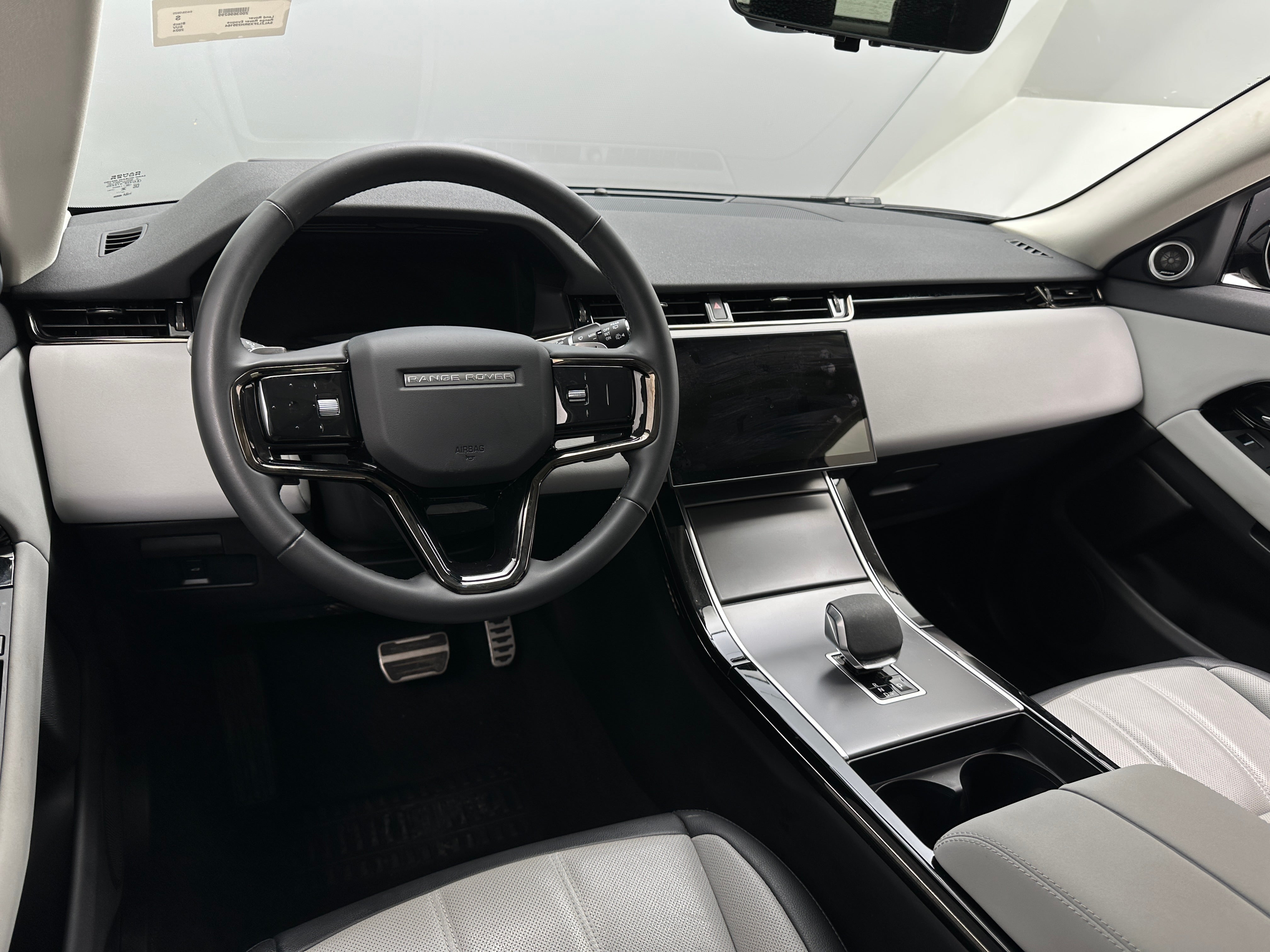 2024 Land Rover Range Rover Evoque Dynamic SE 2