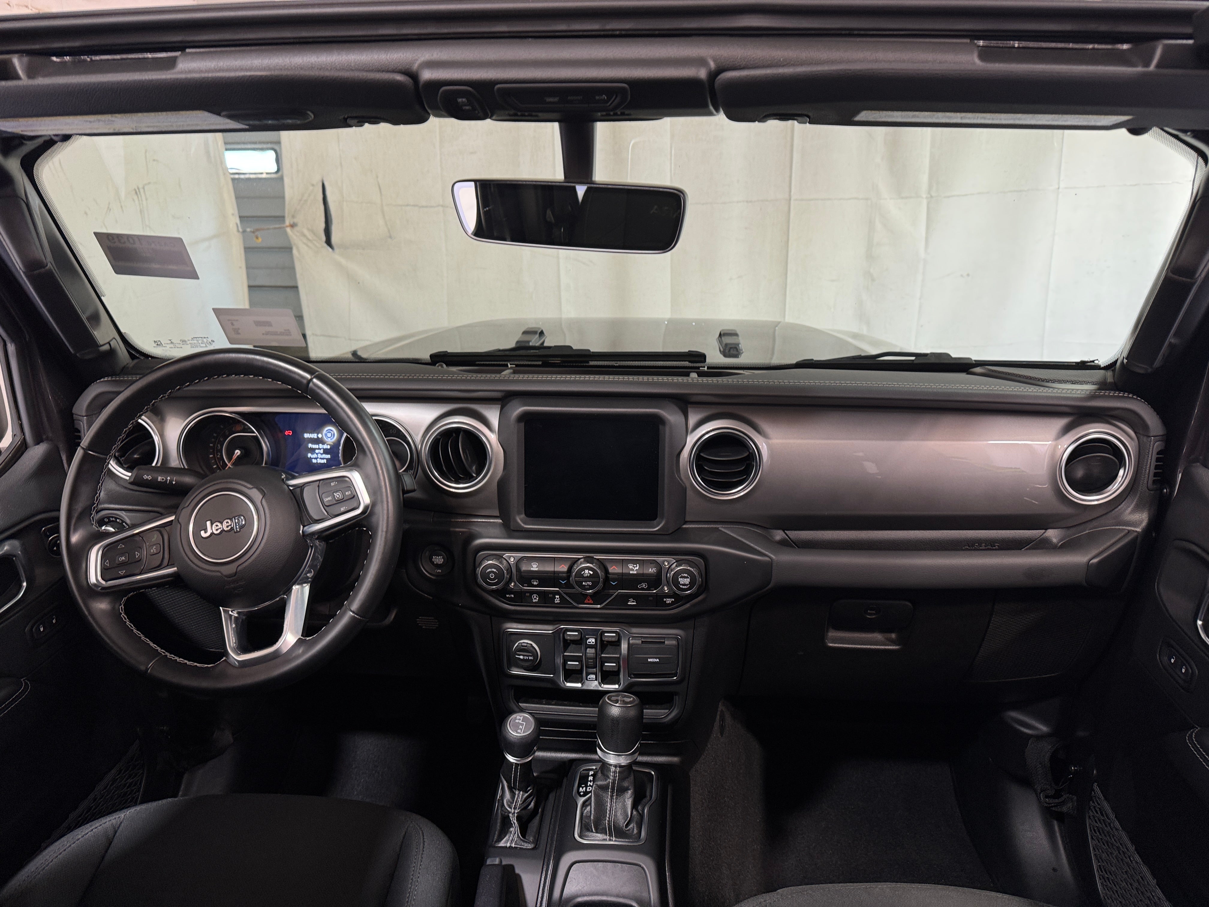 2021 Jeep Wrangler Unlimited Sahara 3