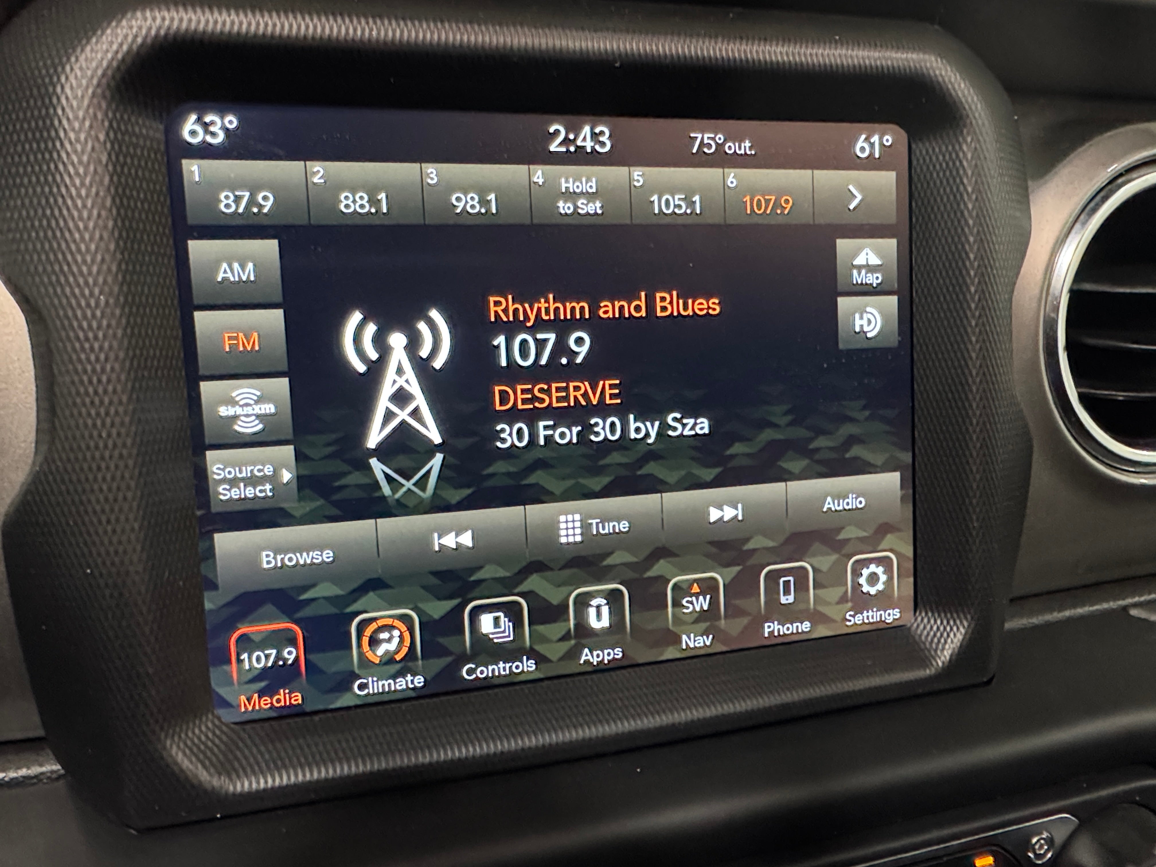 2021 Jeep Wrangler Unlimited Sahara 4
