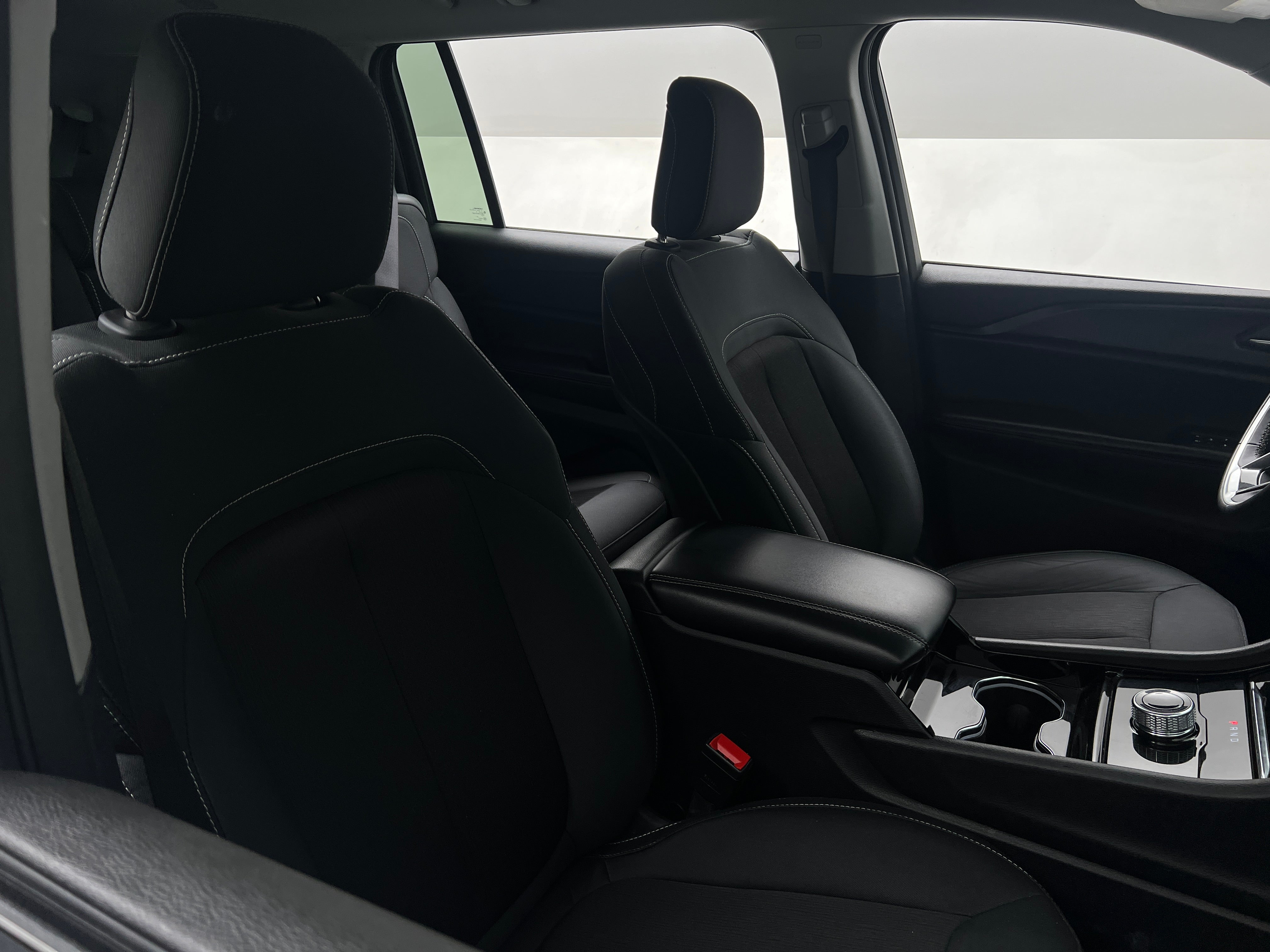 2023 Jeep Grand Cherokee L Laredo 2