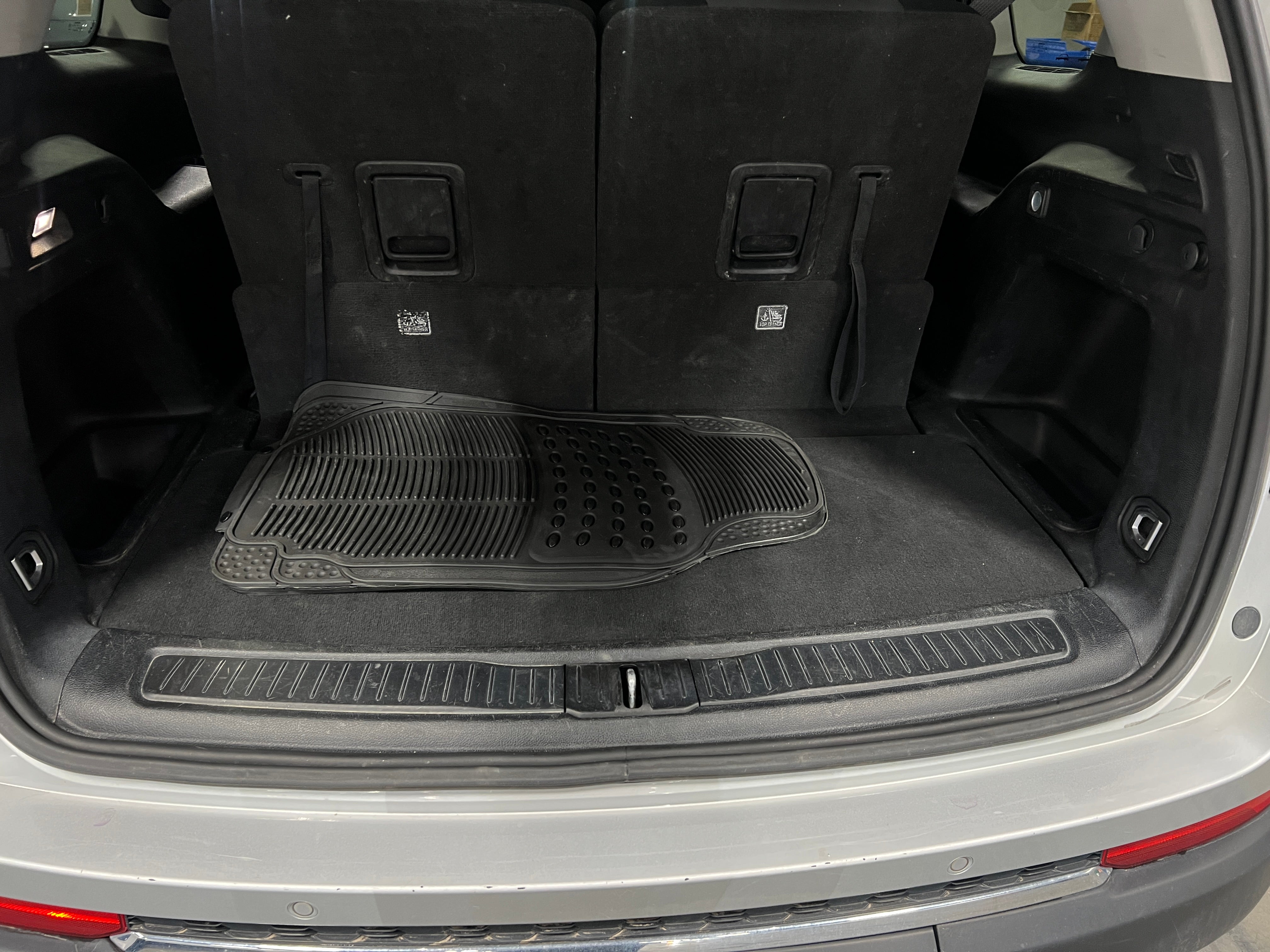 2023 Jeep Grand Cherokee L Laredo 7