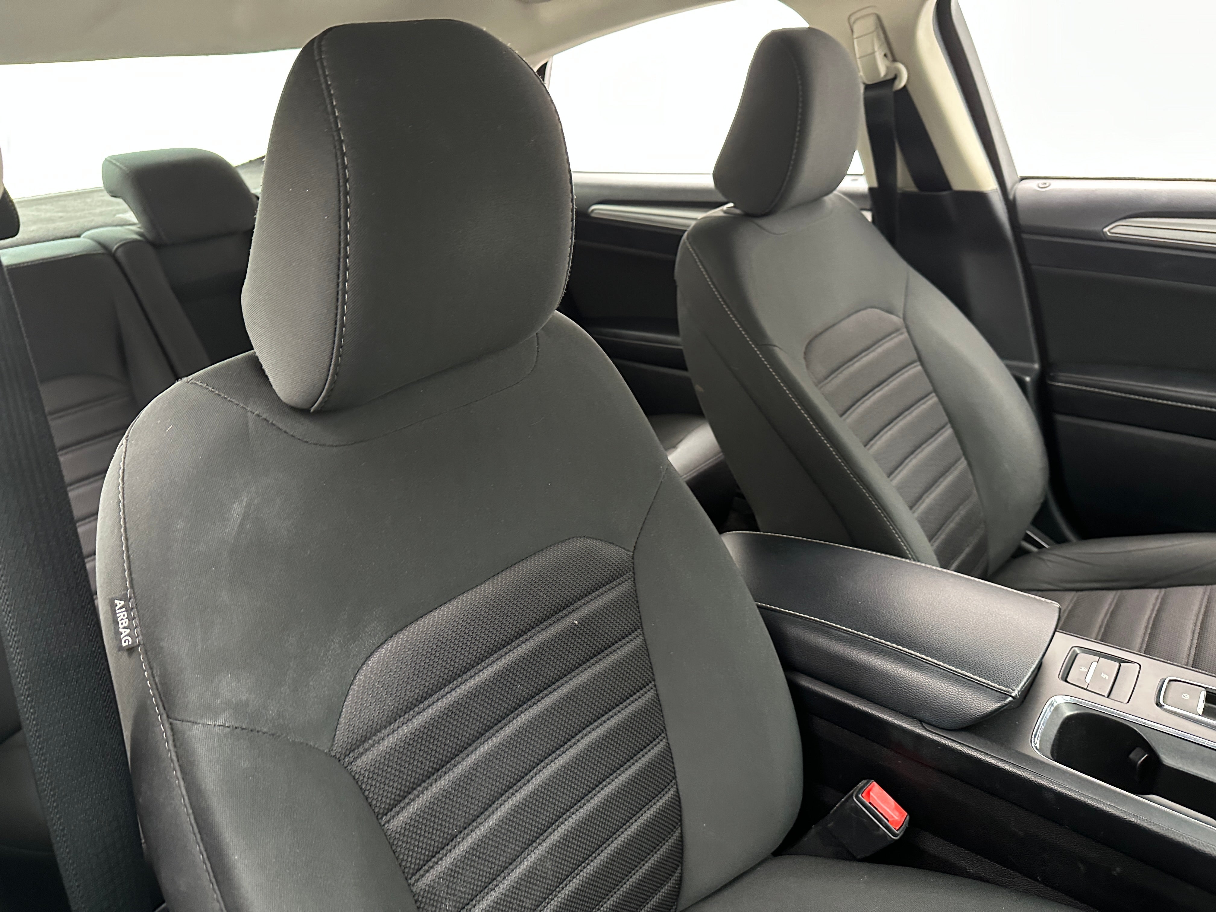 2020 Ford Fusion SE 2