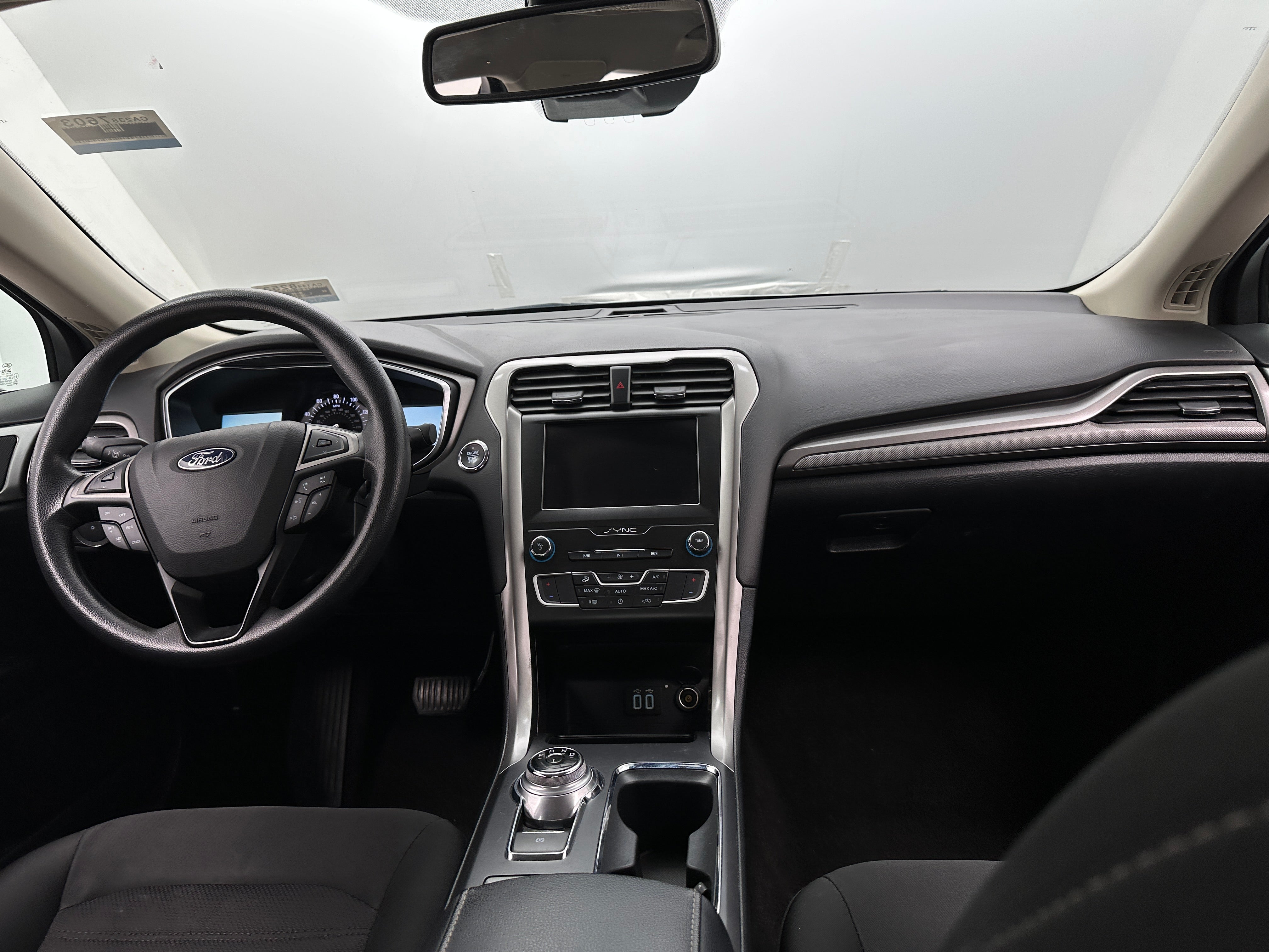 2020 Ford Fusion SE 3