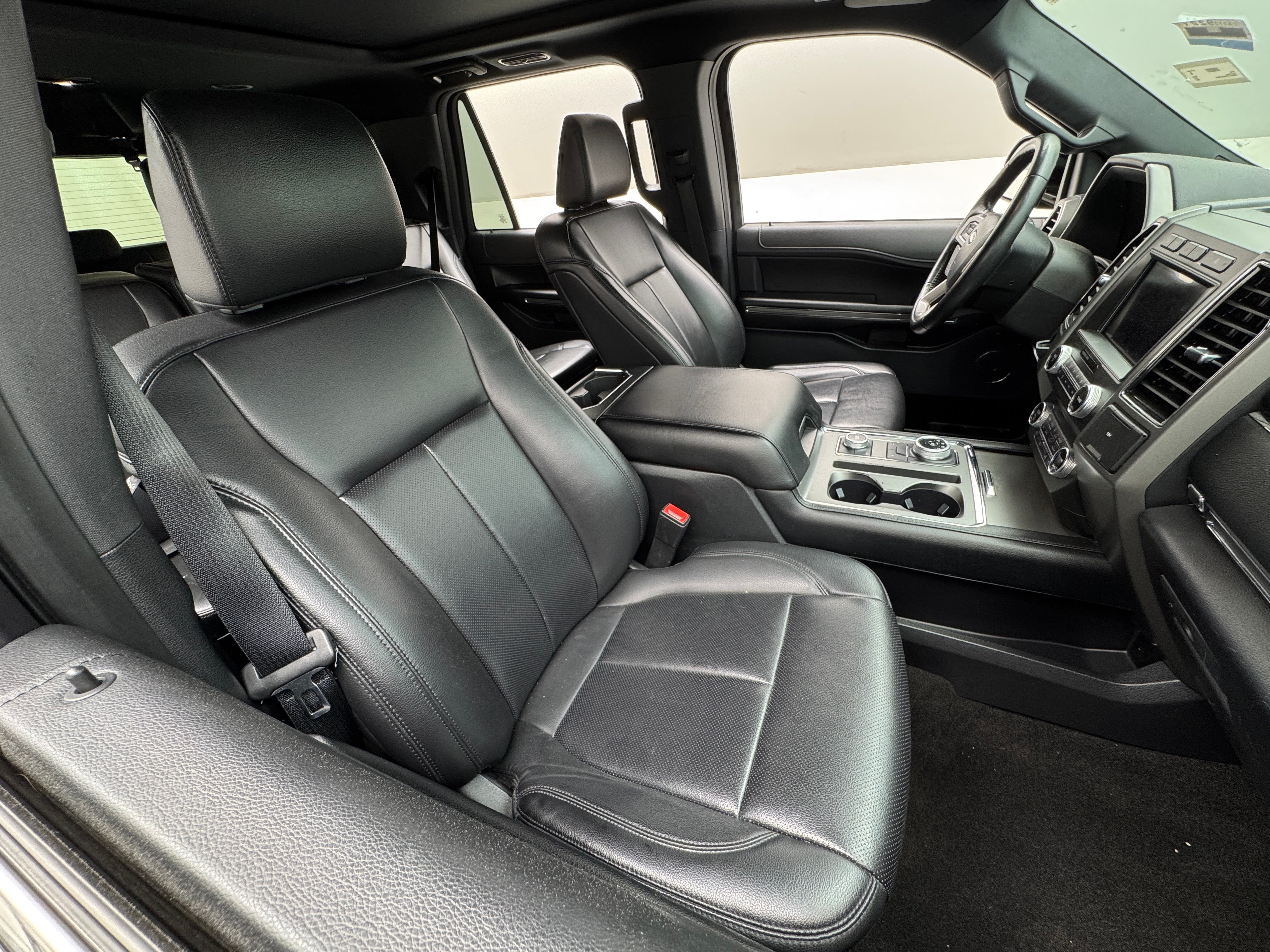 2021 Ford Expedition XLT 2