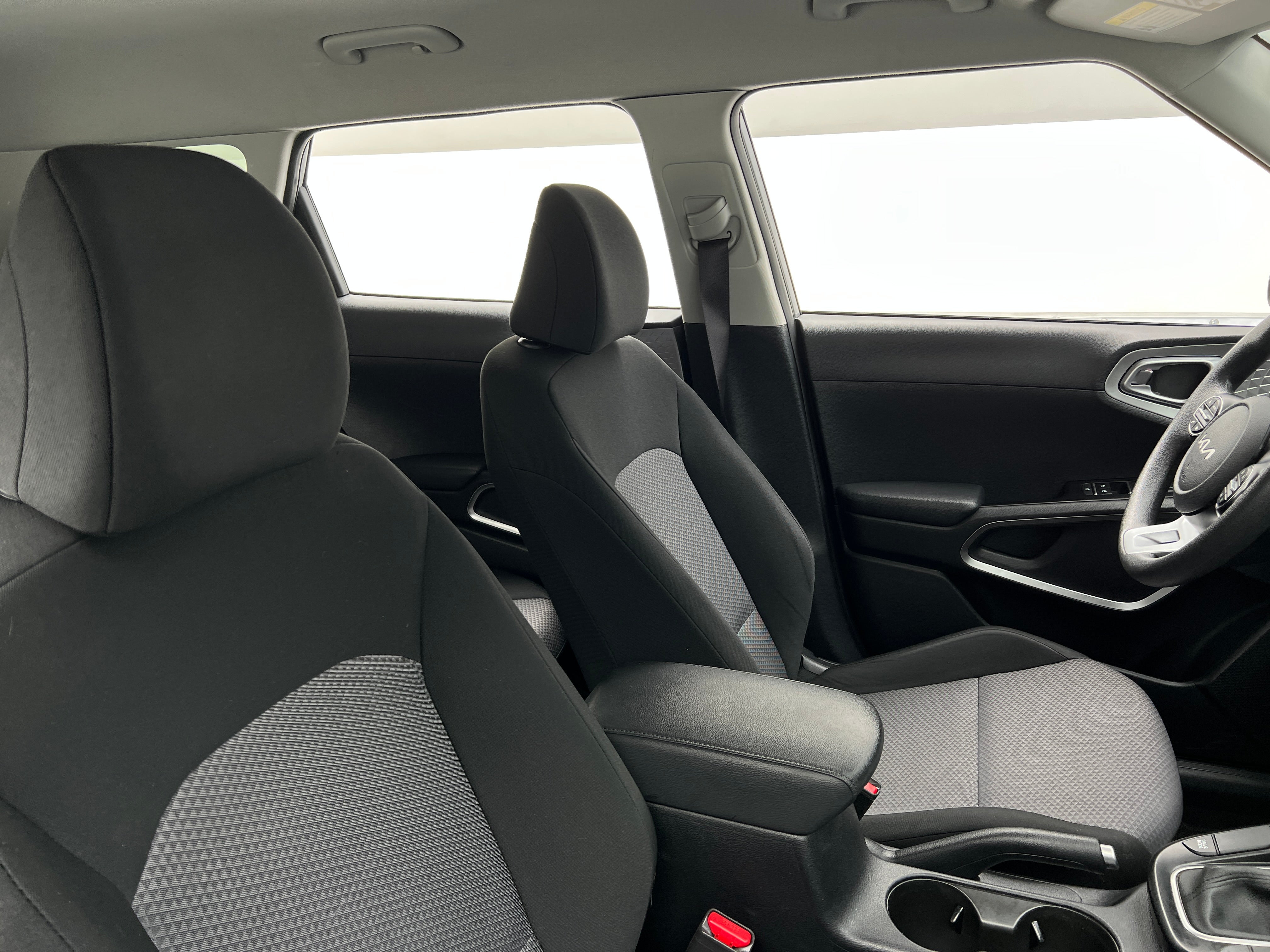 2023 Kia Soul LX 2