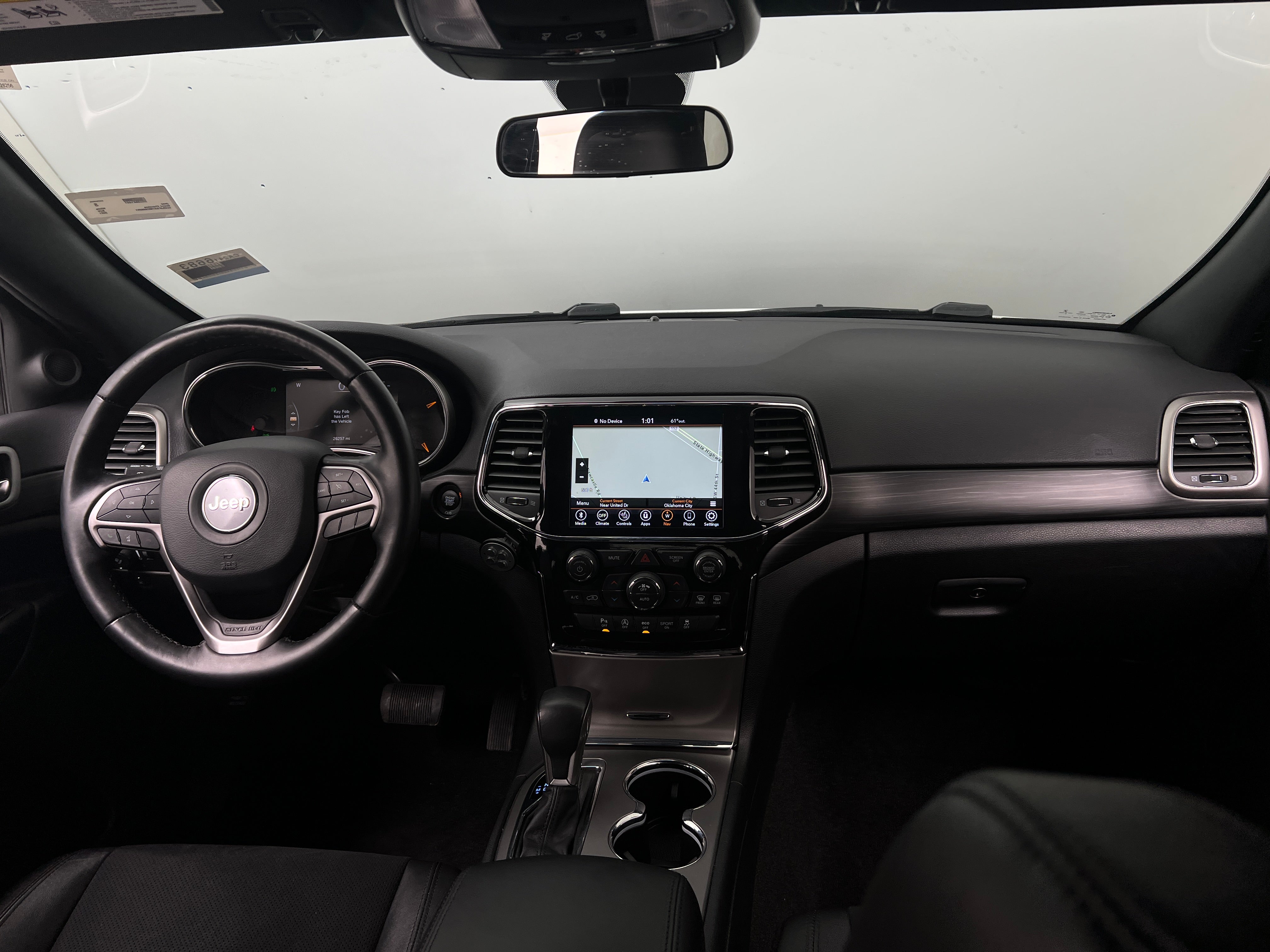 2021 Jeep Grand Cherokee Laredo 3