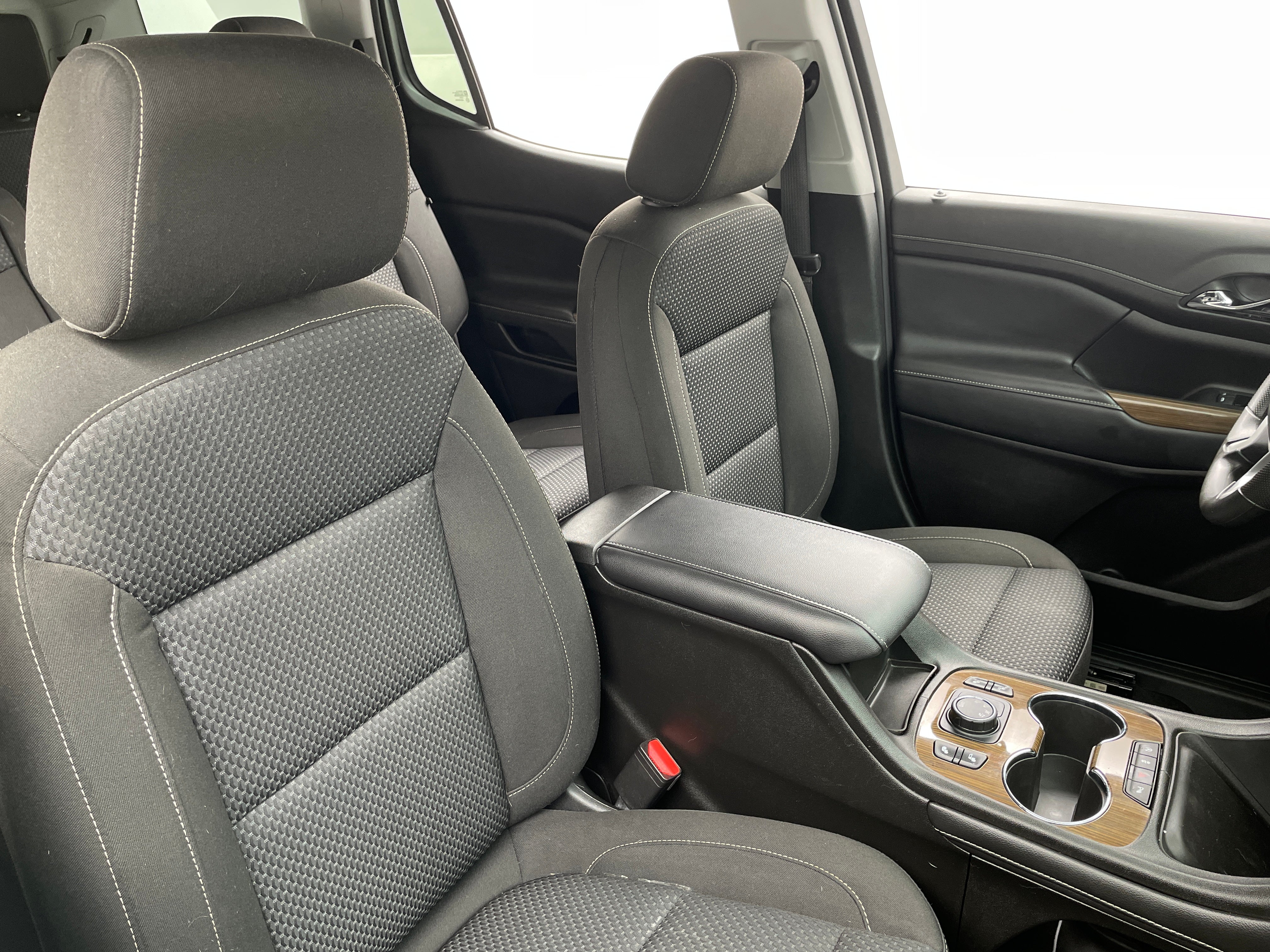 2023 GMC Acadia SLE 2