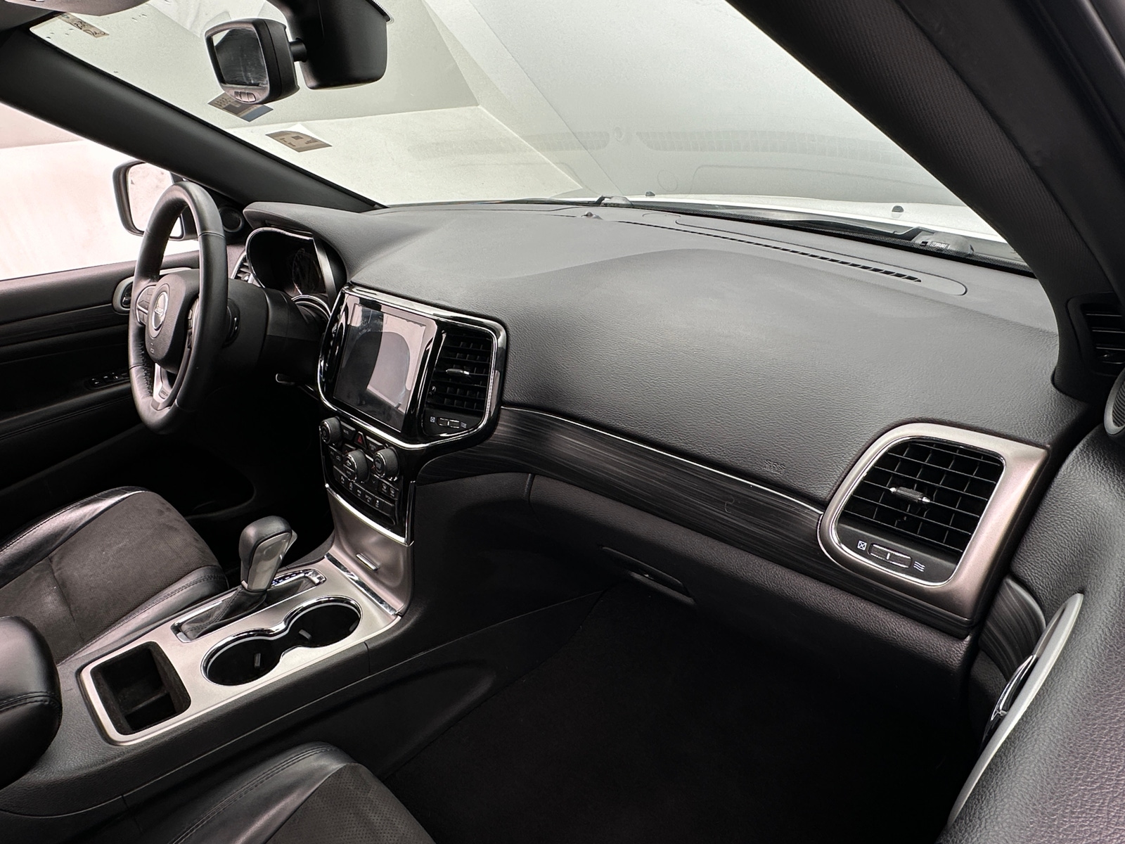 Thumbnail: 2019 Jeep Grand Cherokee - 3