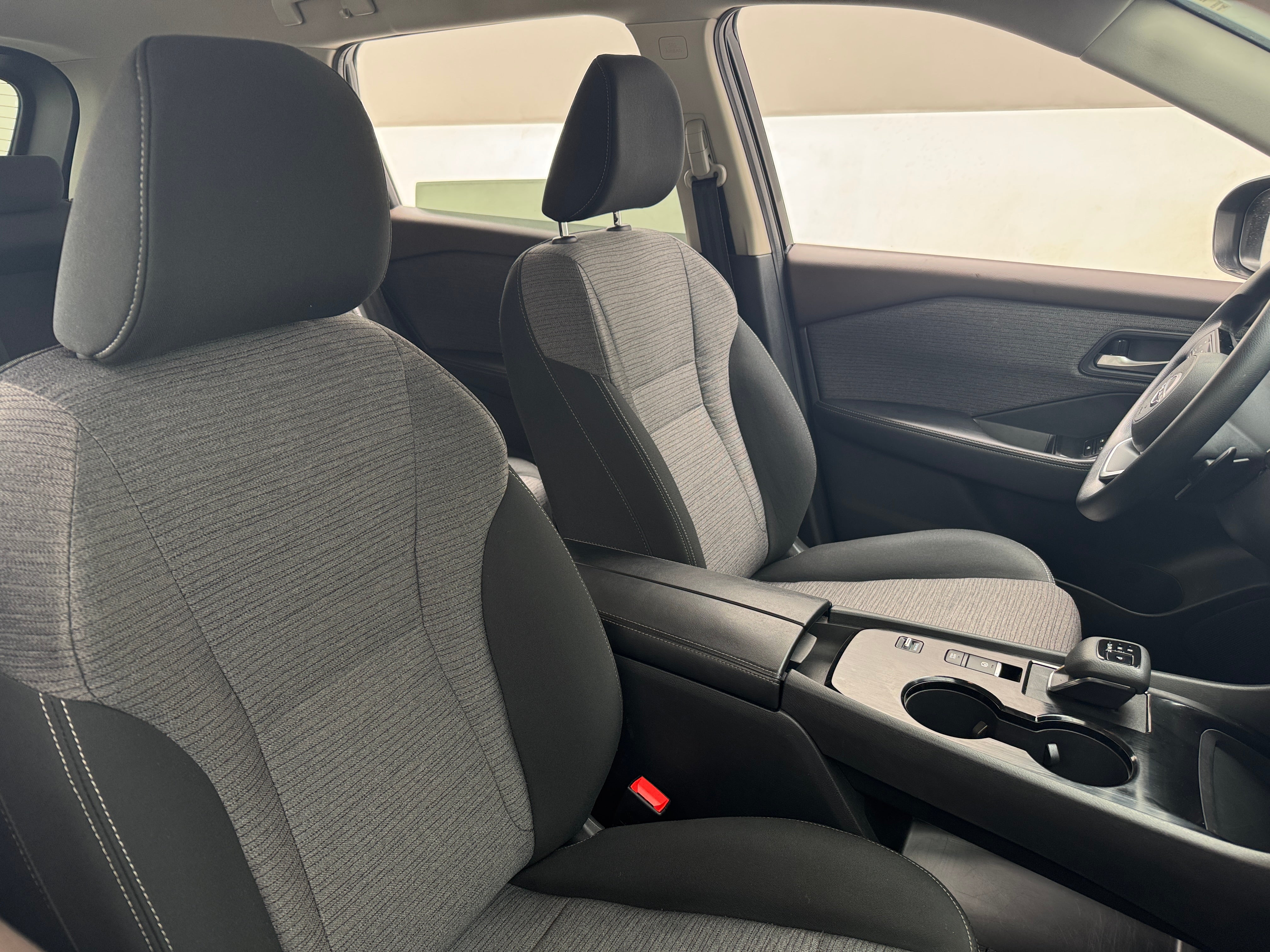 2023 Nissan Rogue SV 2
