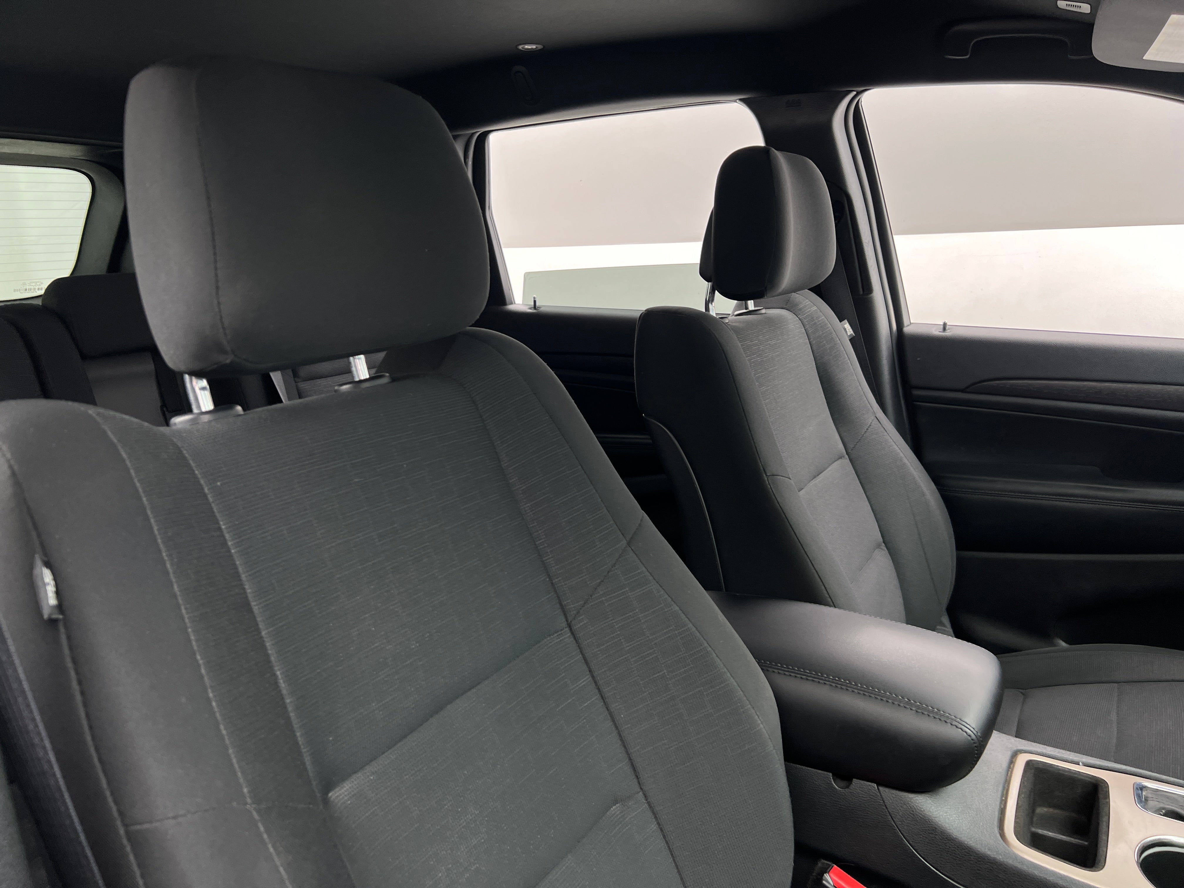 2017 Jeep Grand Cherokee Laredo 2