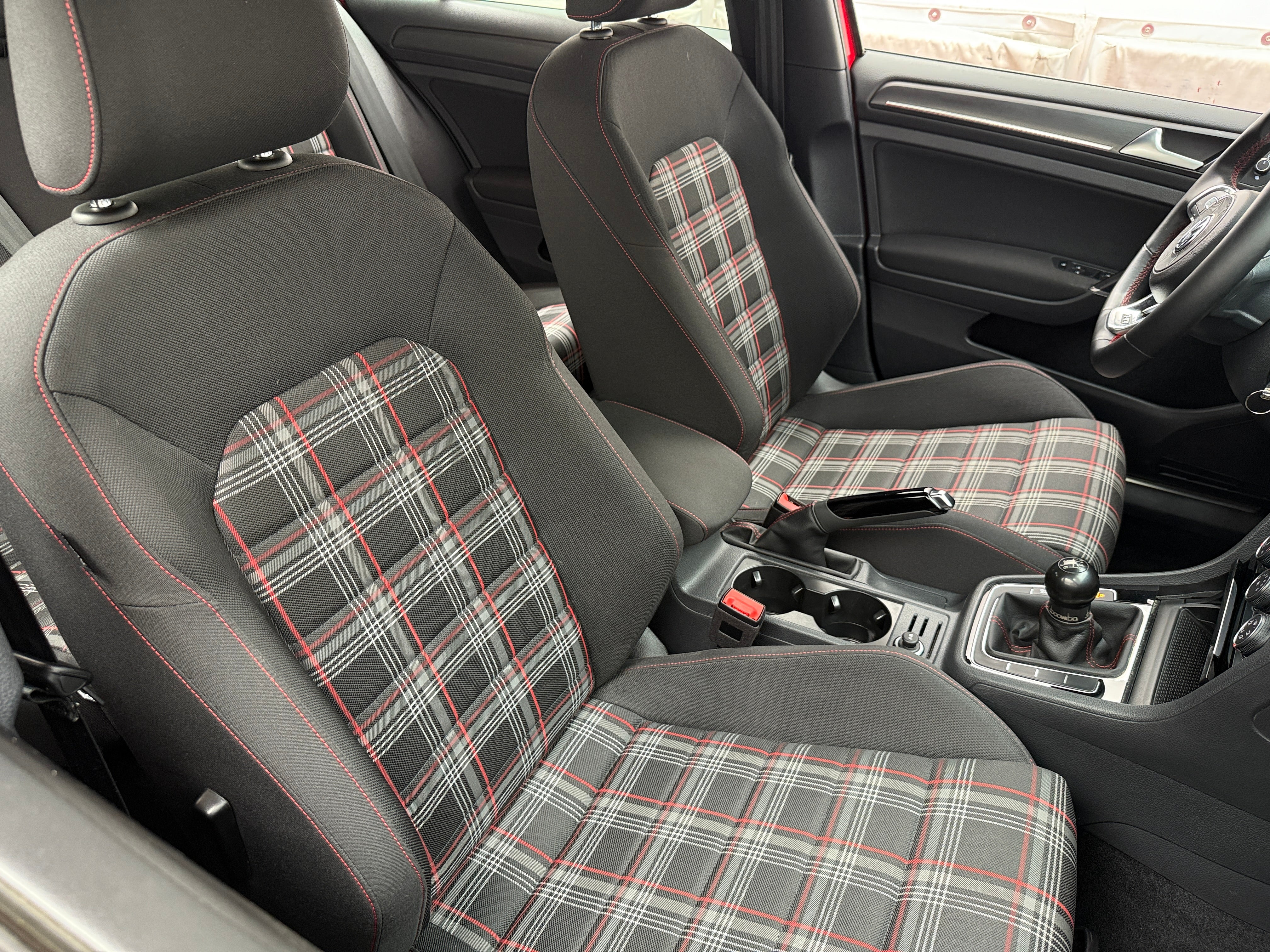 2019 Volkswagen Golf GTI S 2