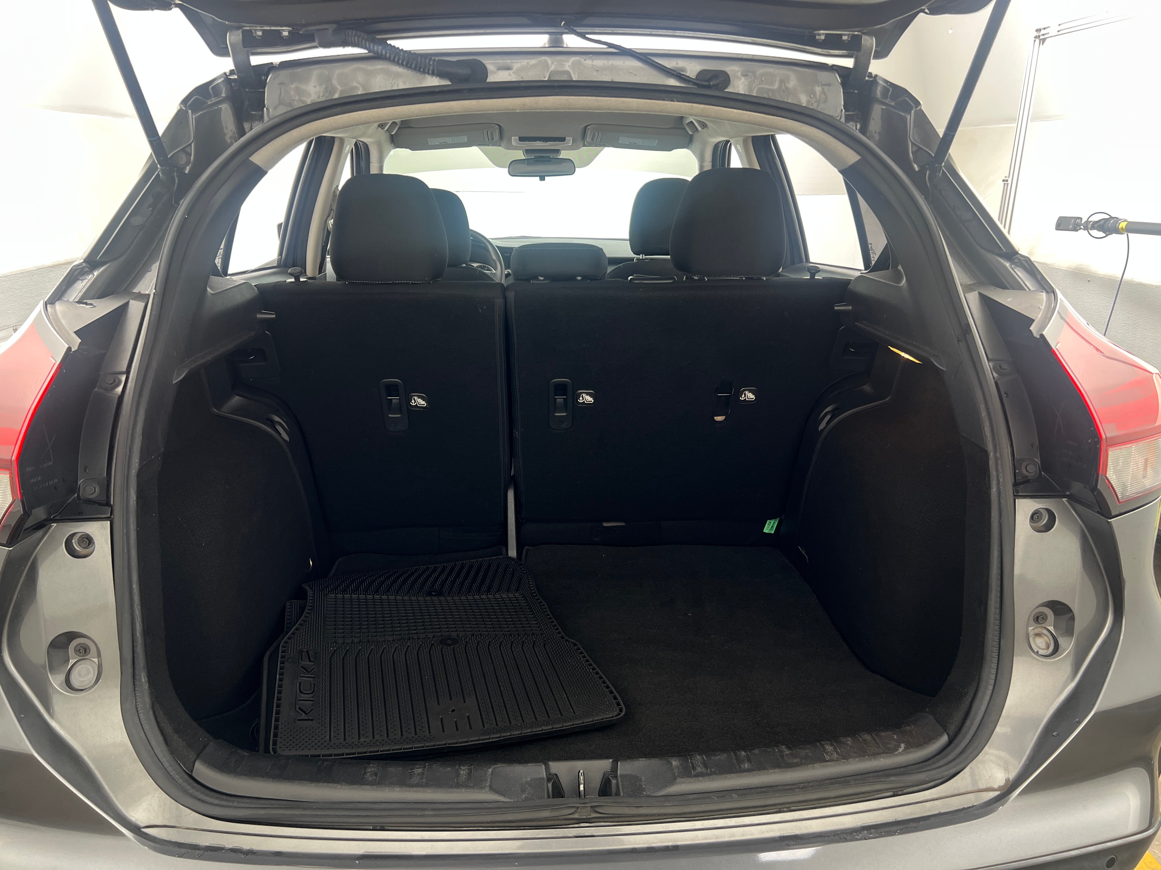 2022 Nissan Kicks S 7