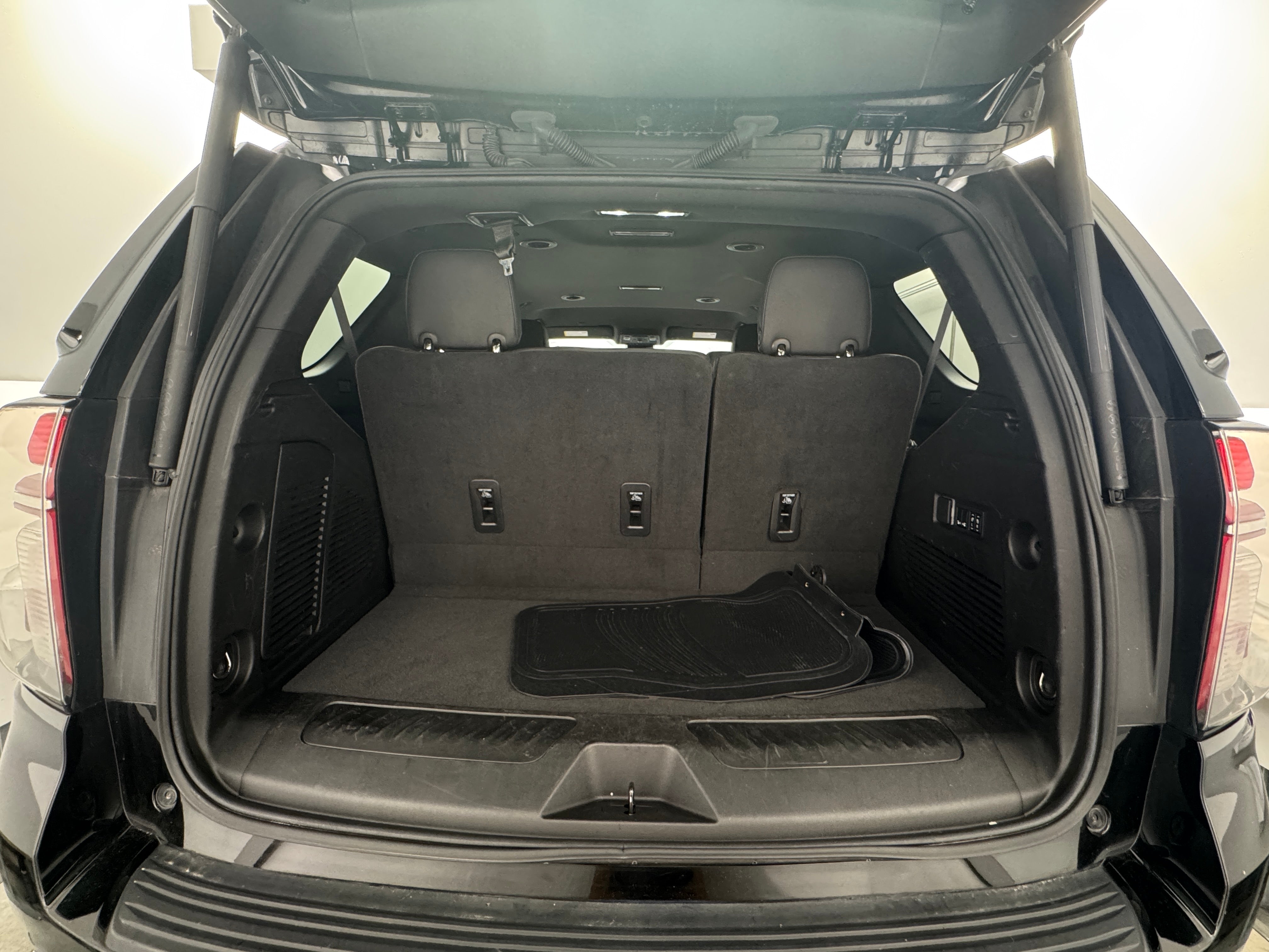 2023 Chevrolet Tahoe LT 6