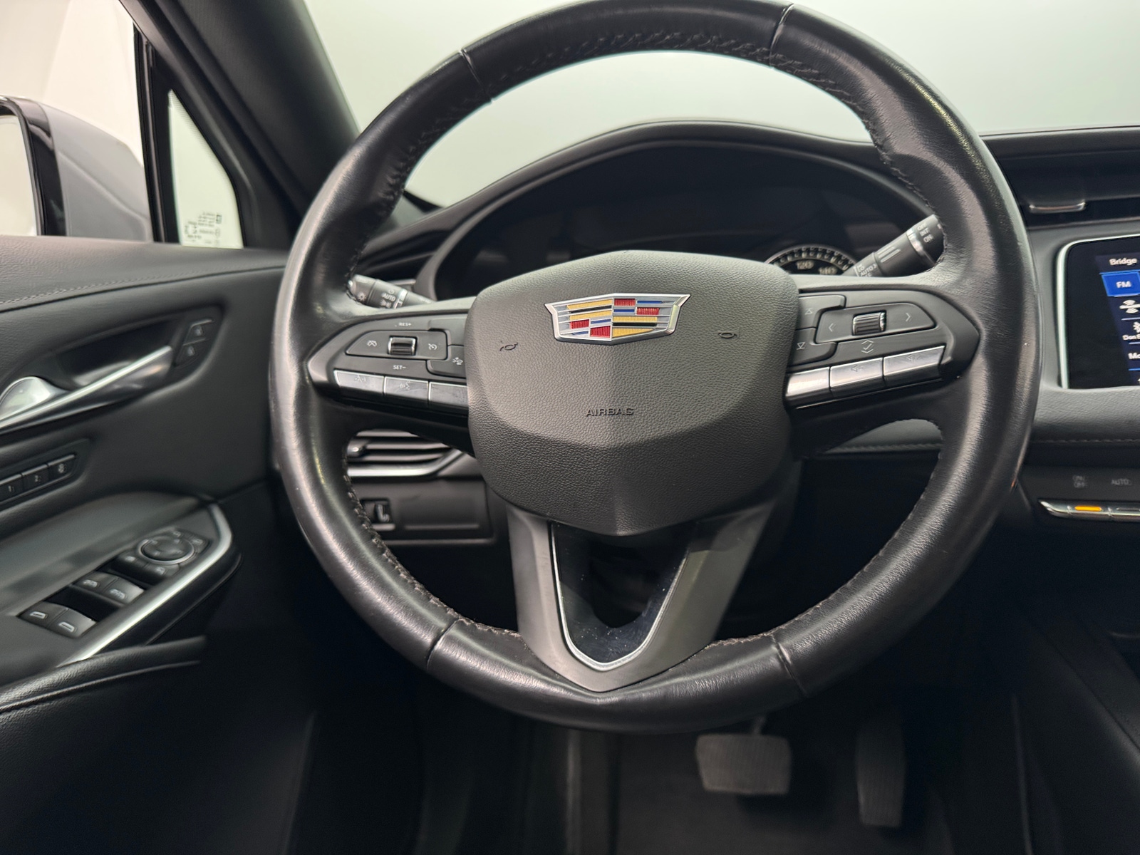 Thumbnail: 2023 Cadillac XT4 - 4