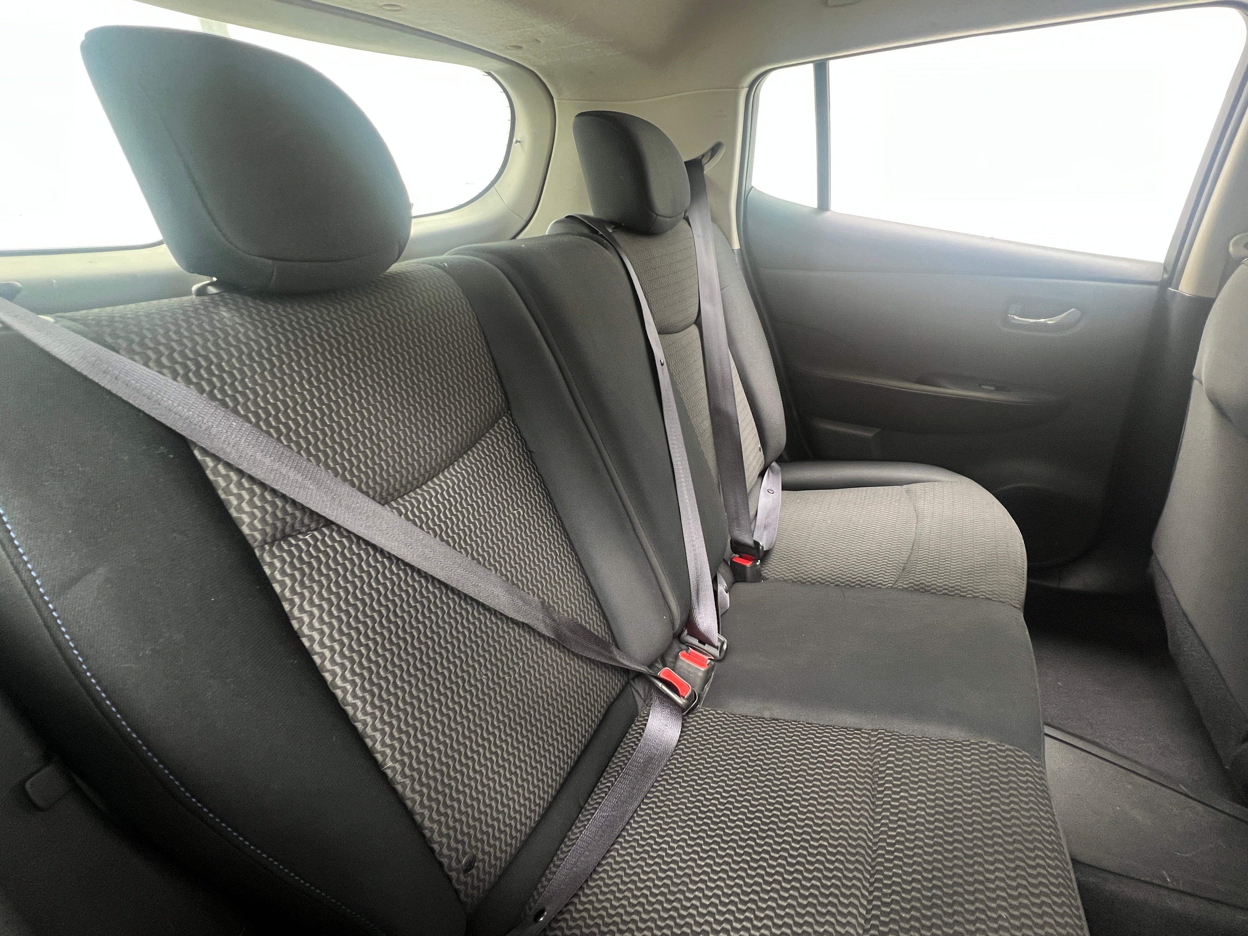 2015 Nissan Leaf S 6