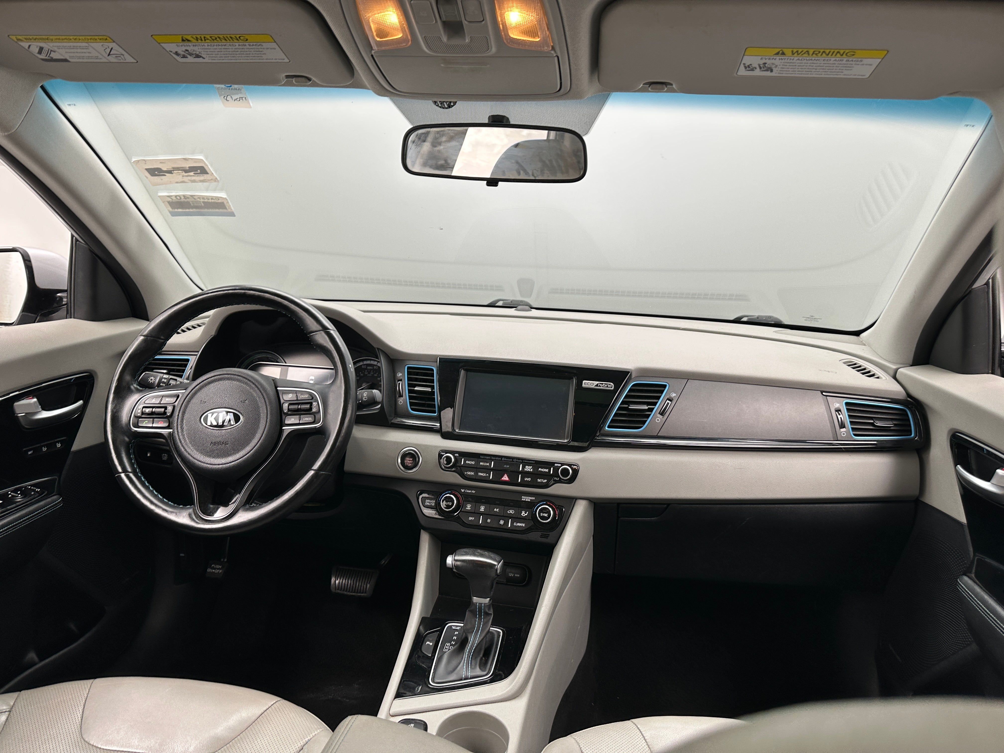 2017 Kia Niro Touring 2