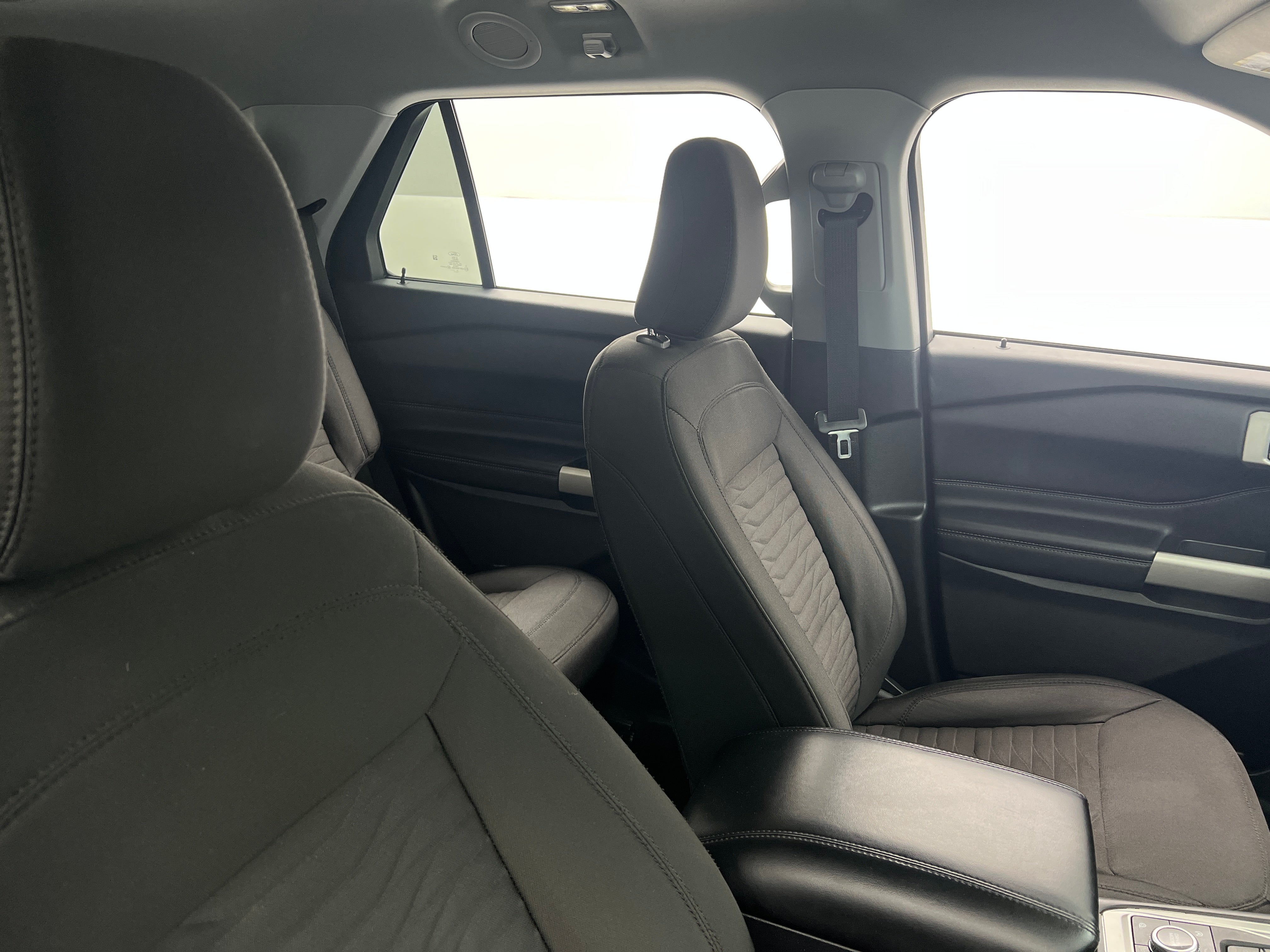 2021 Ford Explorer XLT 2