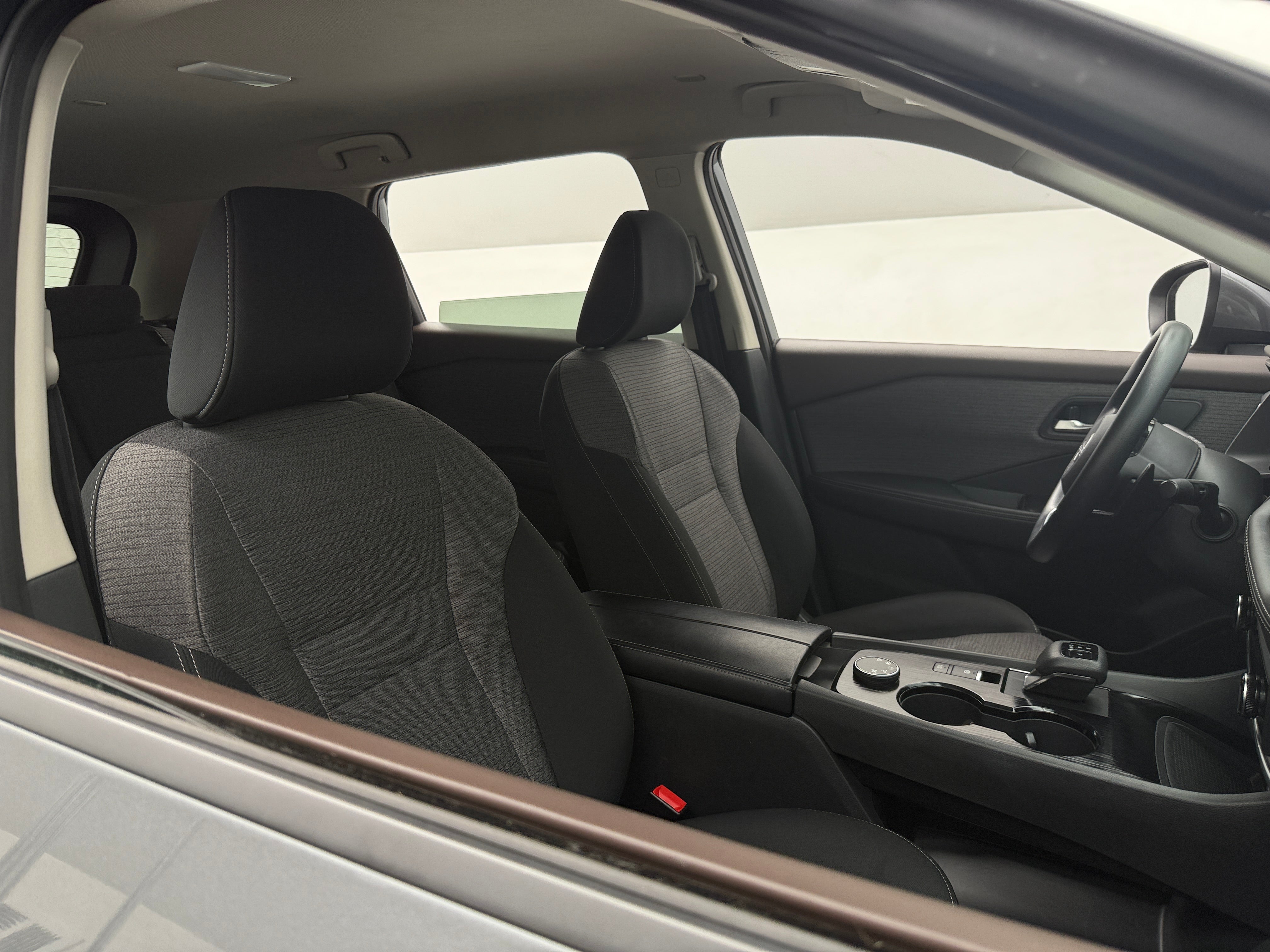 2023 Nissan Rogue SV 2