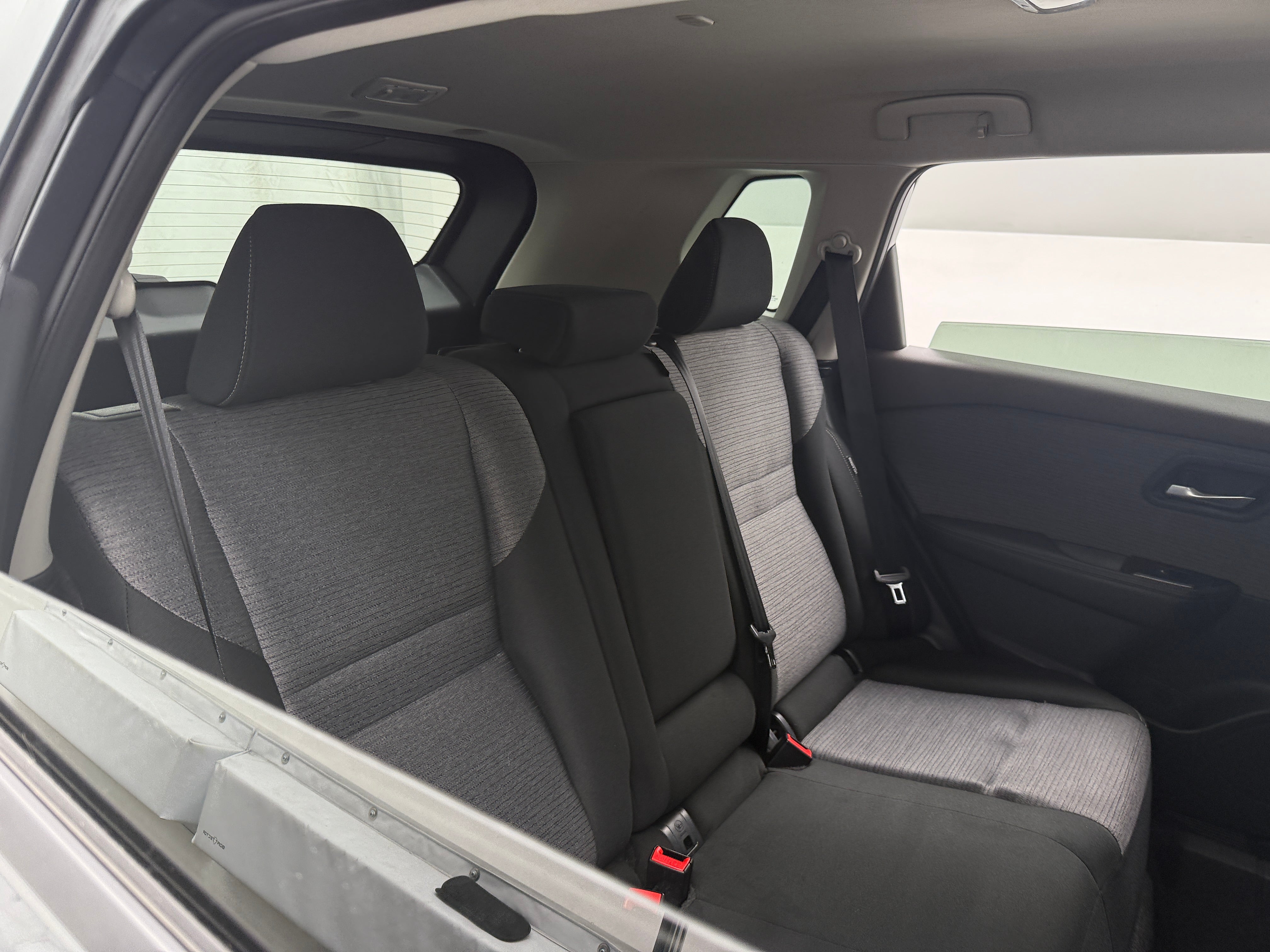 2023 Nissan Rogue SV 6