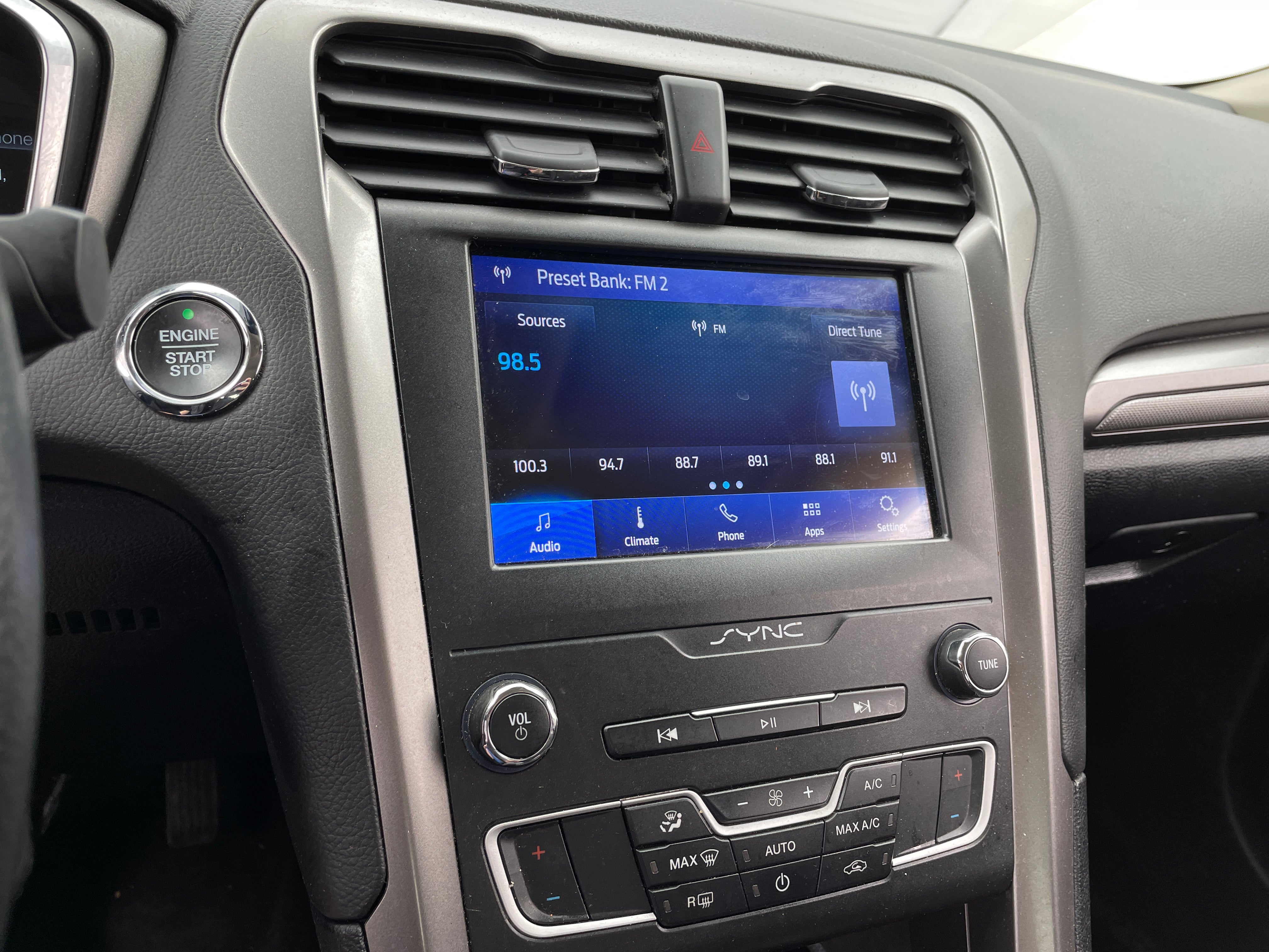2020 Ford Fusion SE 4
