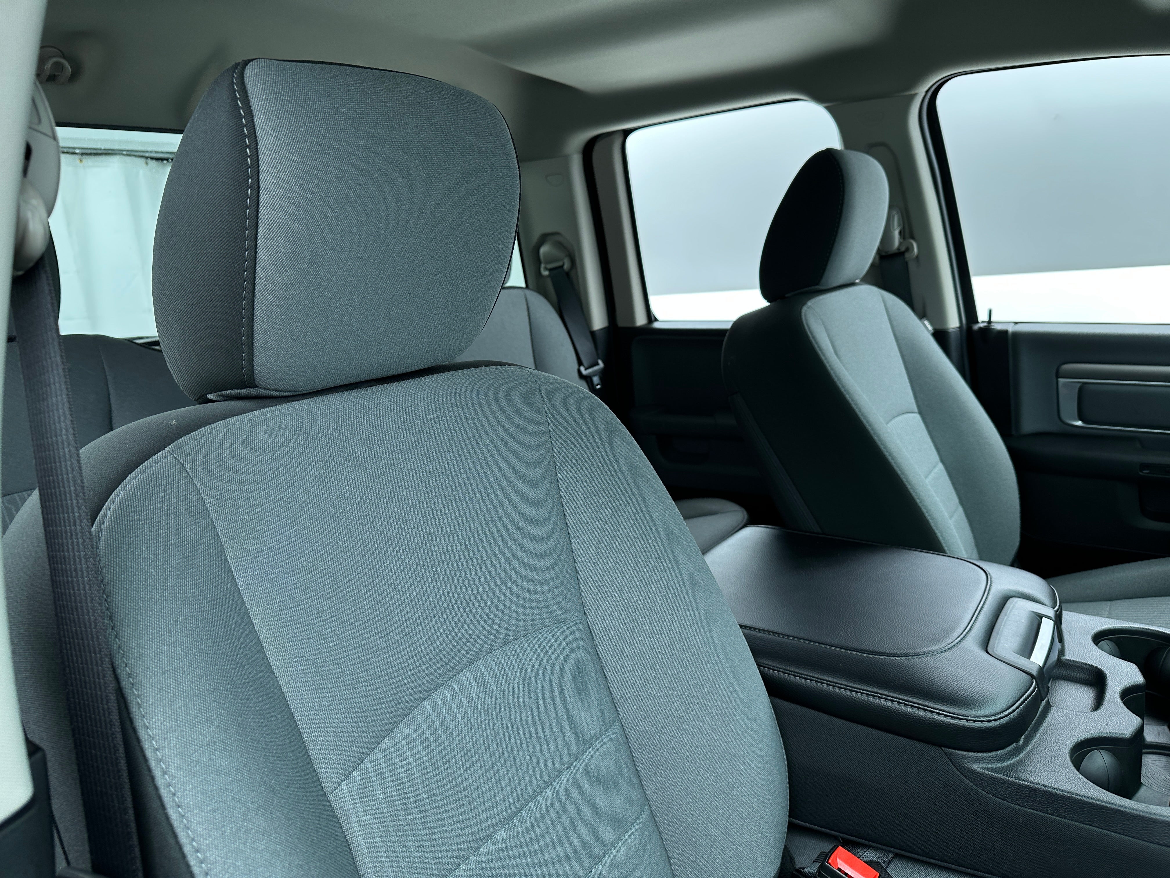 2024 RAM 1500 Classic SLT 2