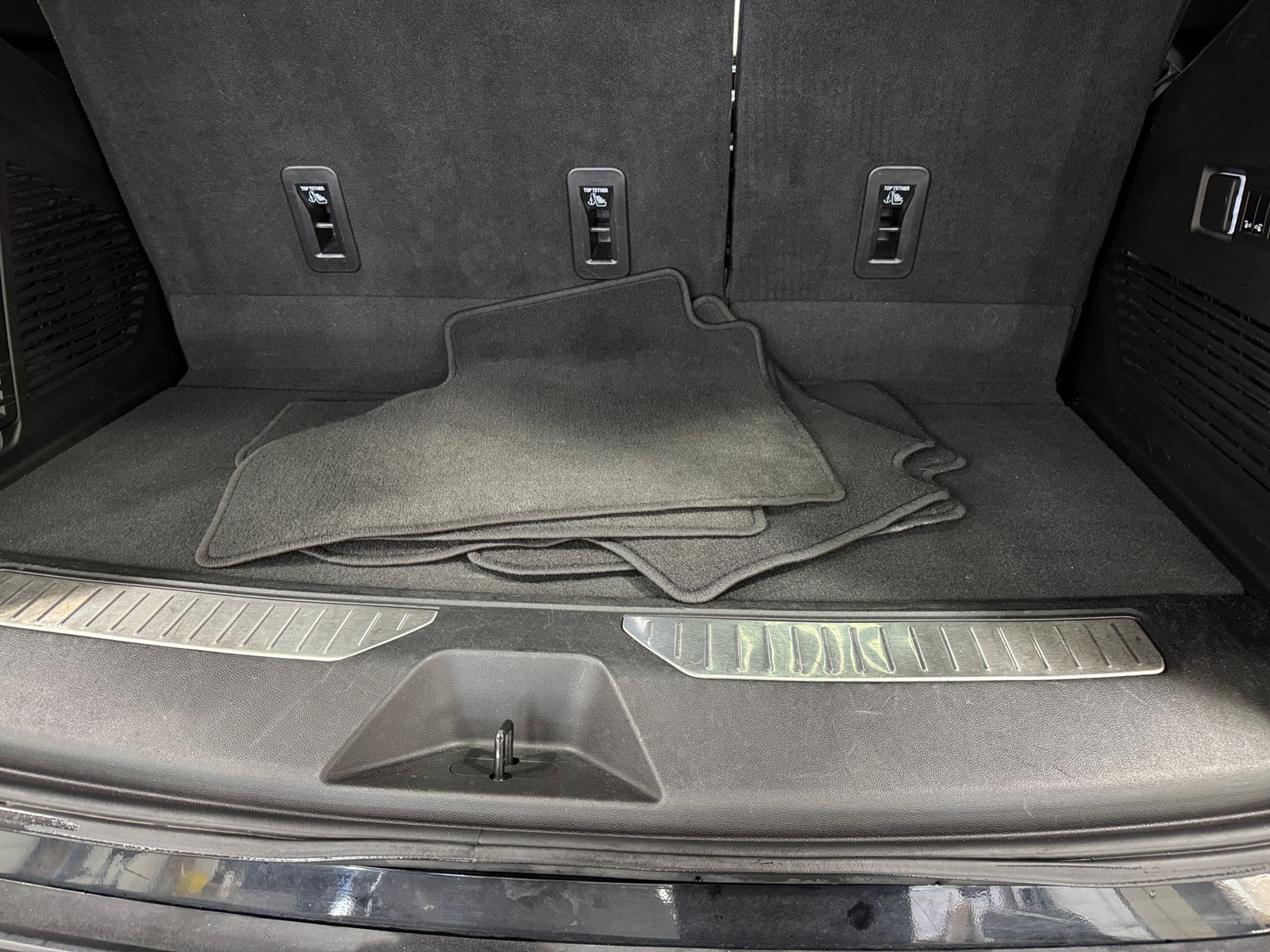 Thumbnail: 2023 Chevrolet Tahoe - 6