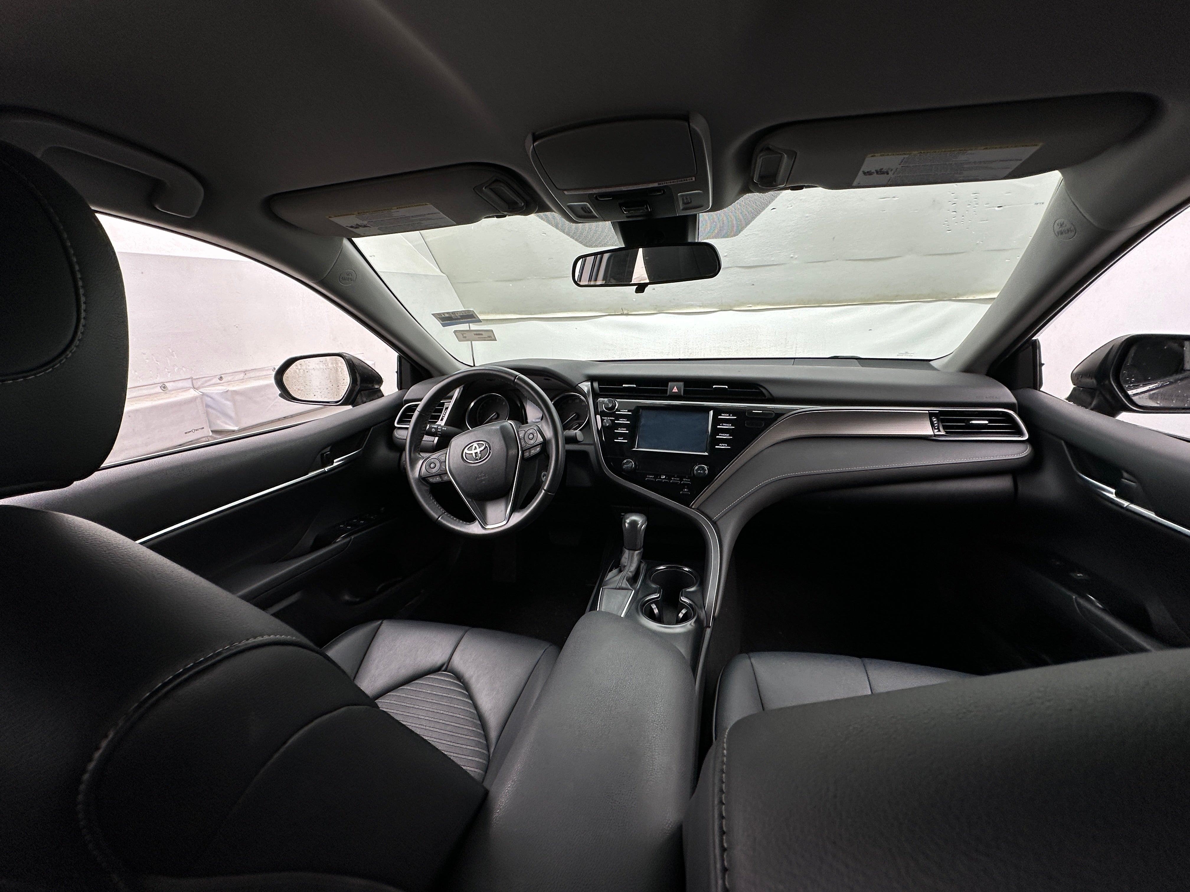 2019 Toyota Camry SE 3