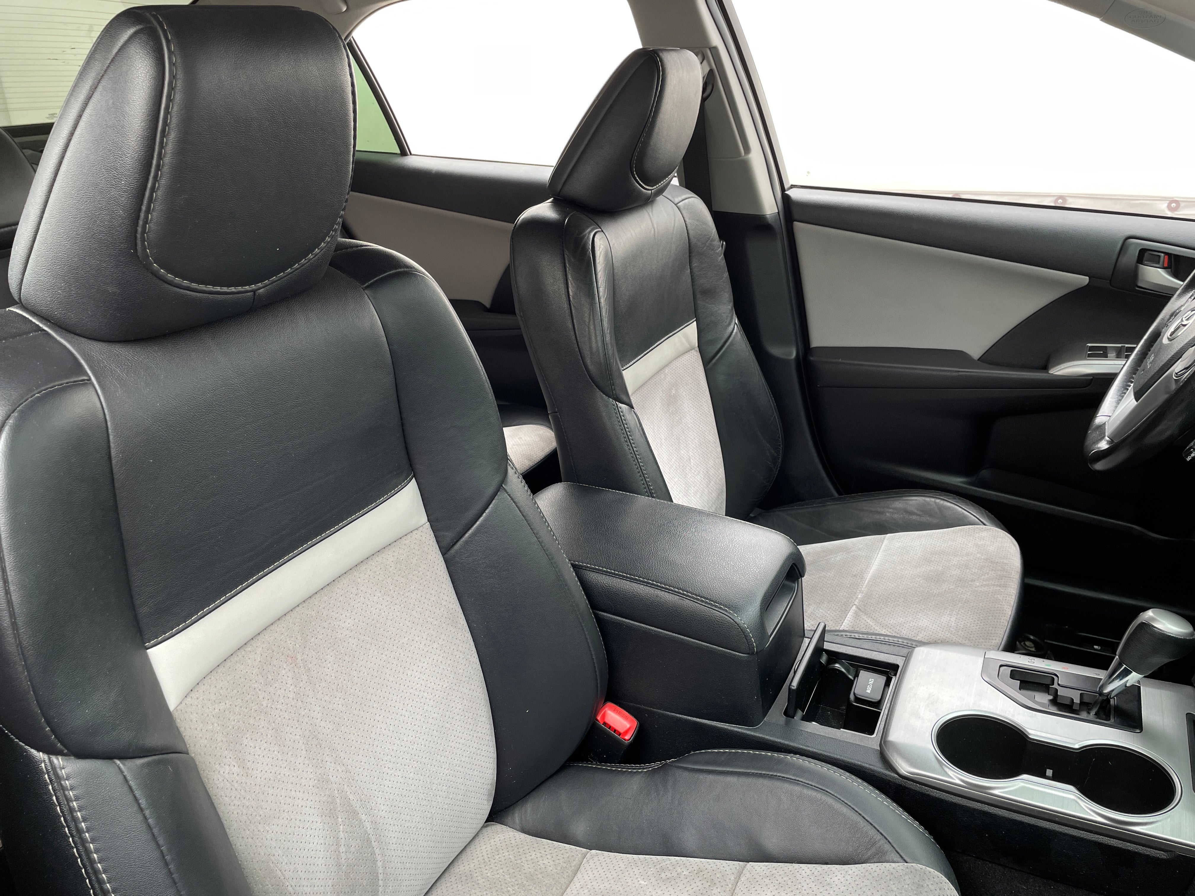 2012 Toyota Camry SE 2