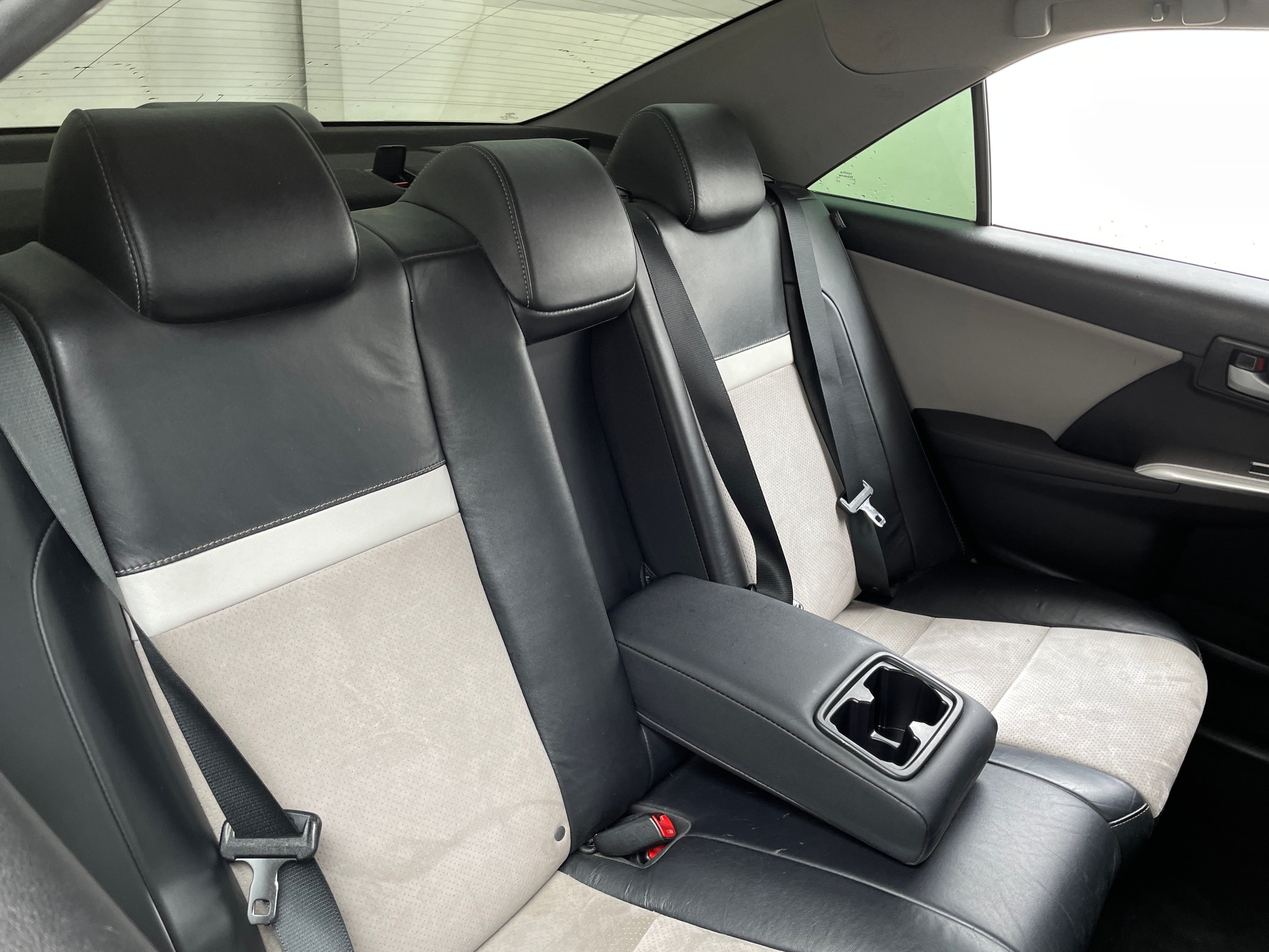 2012 Toyota Camry SE 6